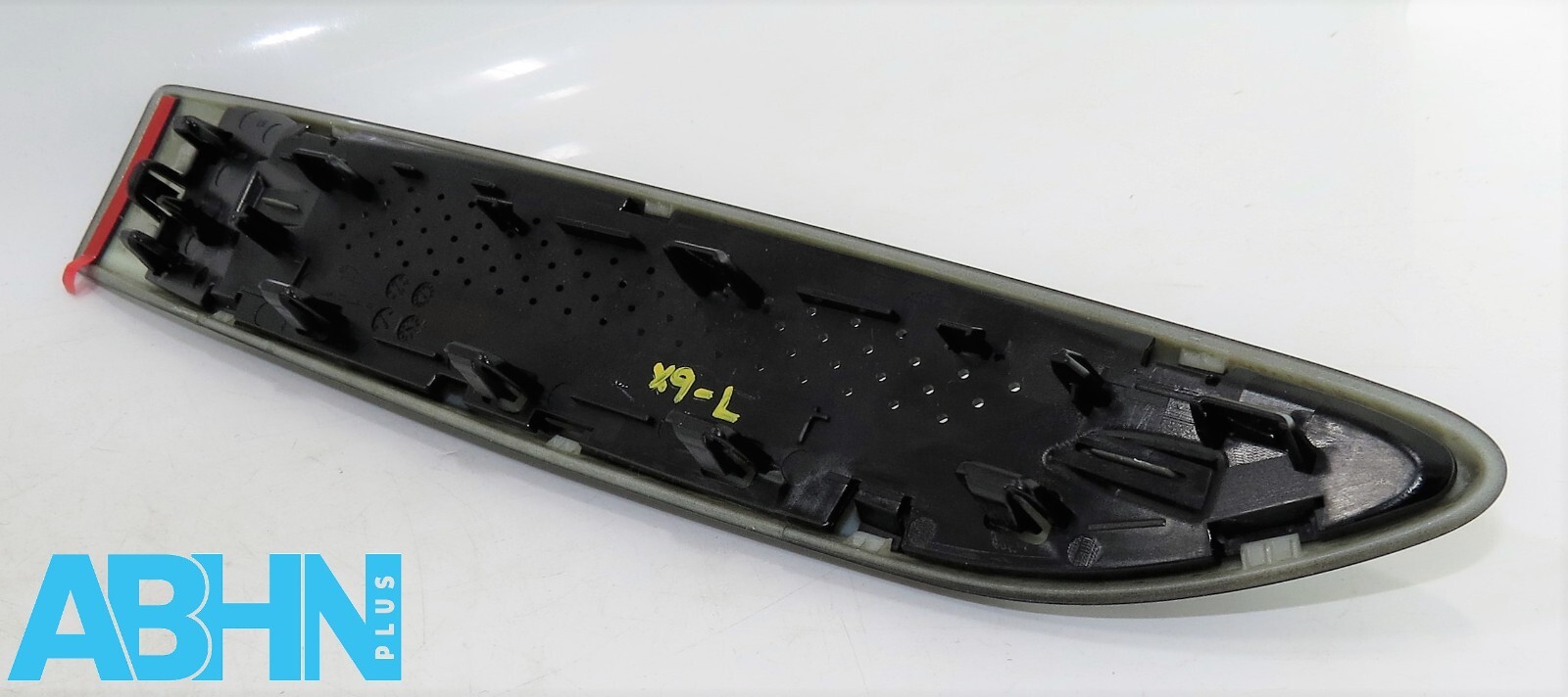 Jaguar XF X260 Genuine New Pair Left + Right Side Wing Fender Vent Trim Black - Image 17