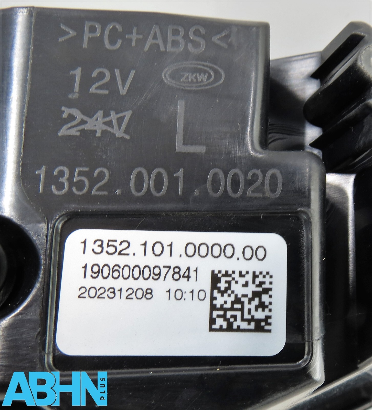 R8D213405AD Range Rover Evoque L551 24MY Left Rear Outer LED Tailgate Light ECE2 - Image 12