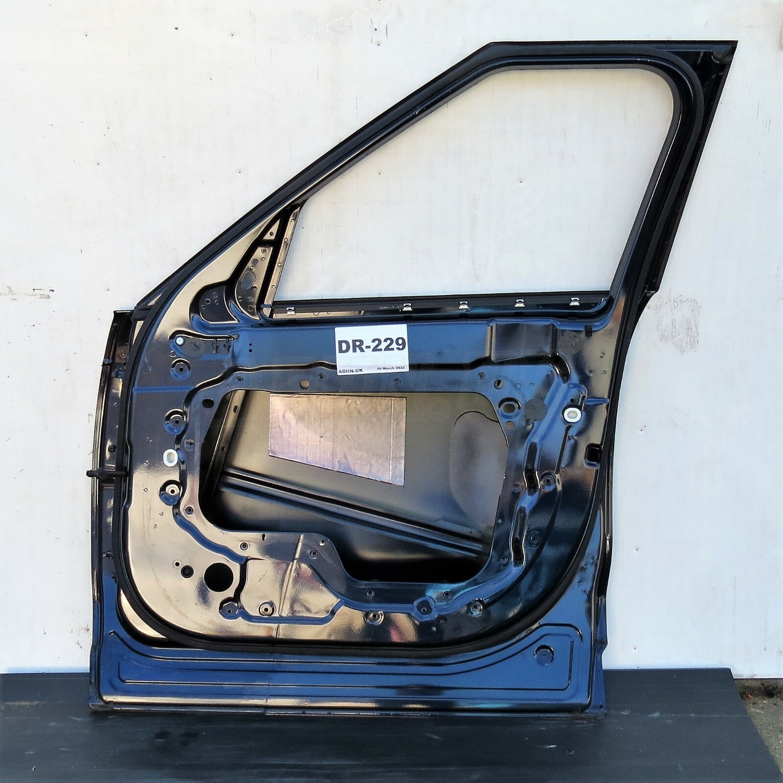 Land Rover Discovery V L462 Genuine Right RH Side Bare Door Panel Portofino Blue - Image 7
