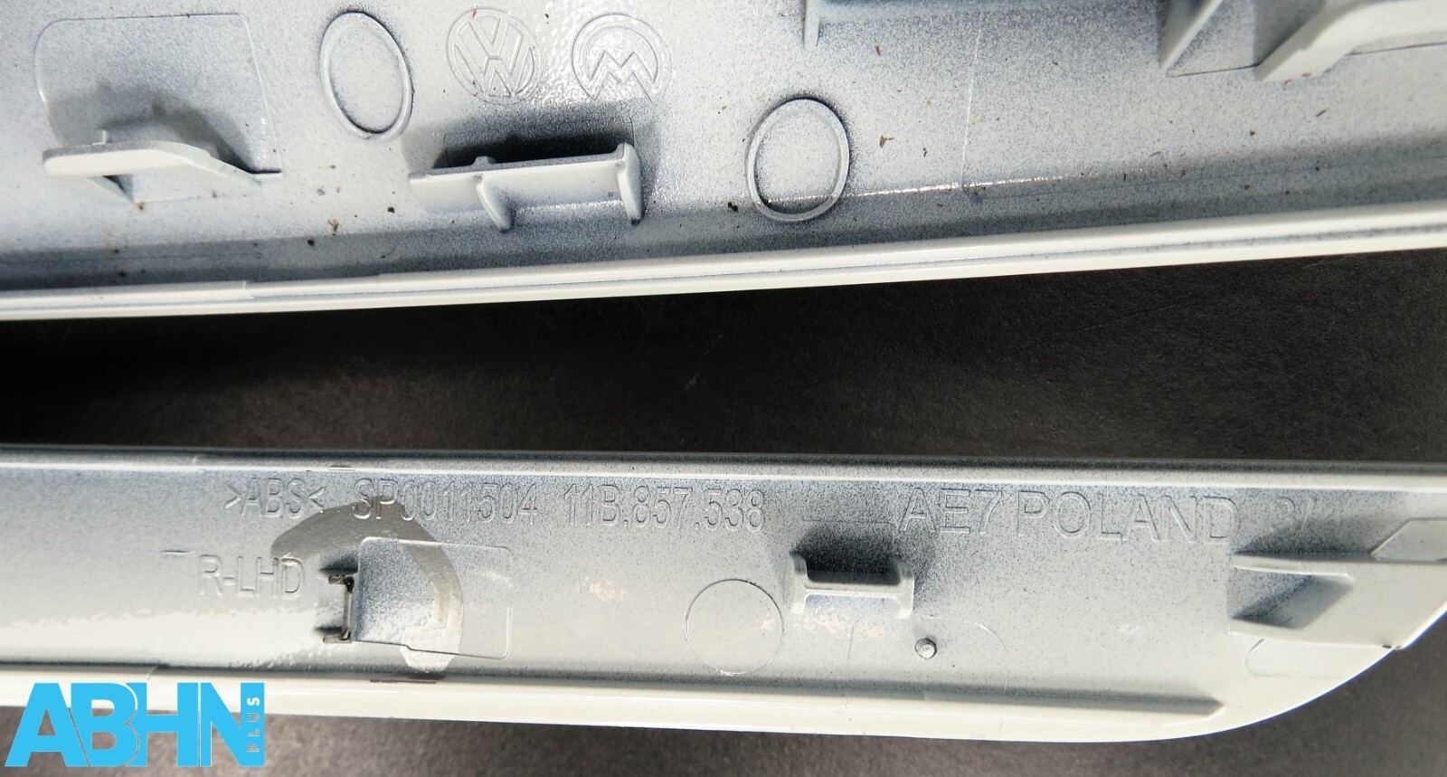 11B.857.538 VW ID.4 ID.5 Genuine Right Side Wing Mirror Cap Cover Gloss White 4 - Image 7