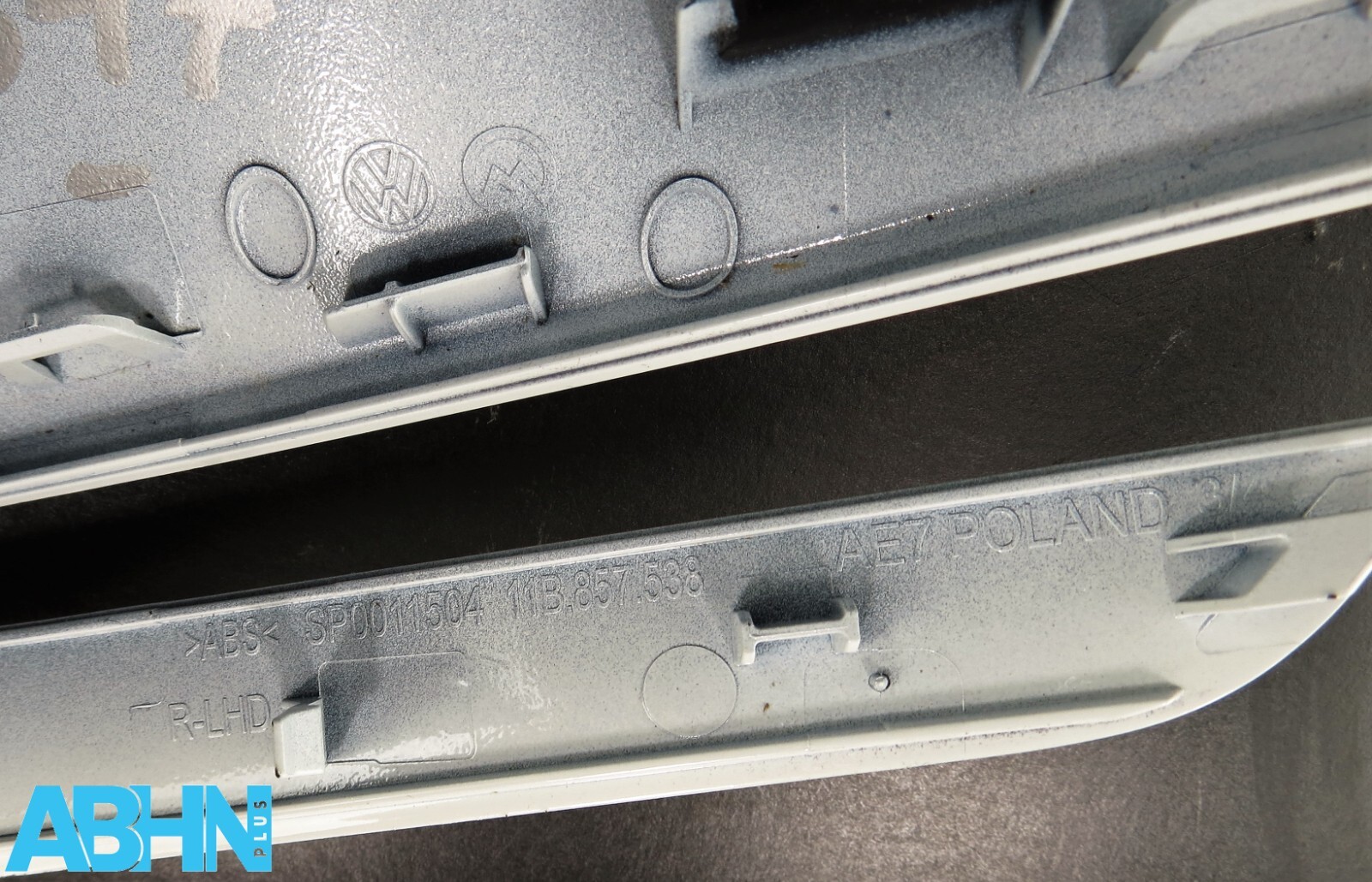 11B.857.538 VW ID.4 ID.5 Genuine Right Side Wing Mirror Cap Cover Gloss White 7 - Image 8