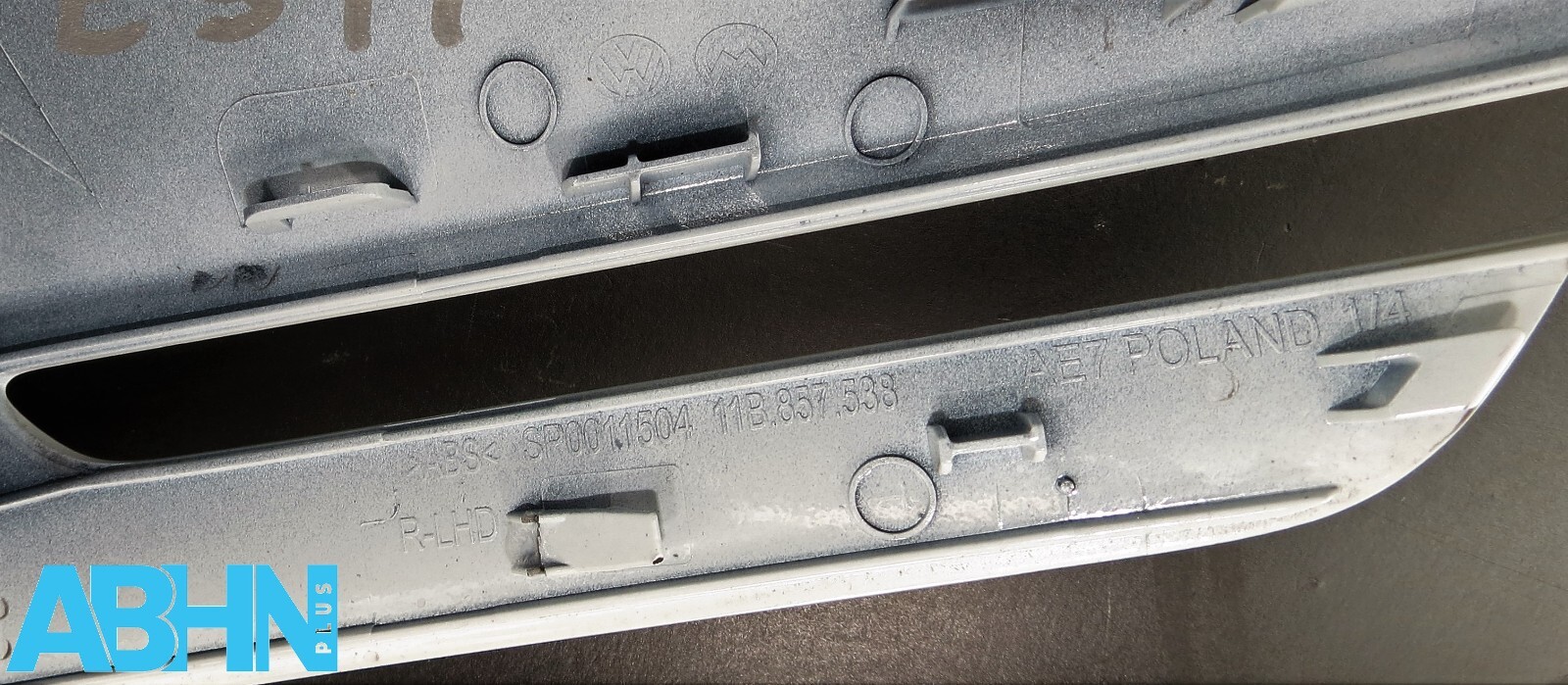 11B.857.538 VW ID.4 ID.5 Genuine Right Side Wing Mirror Cap Cover Gloss White 9 - Image 8