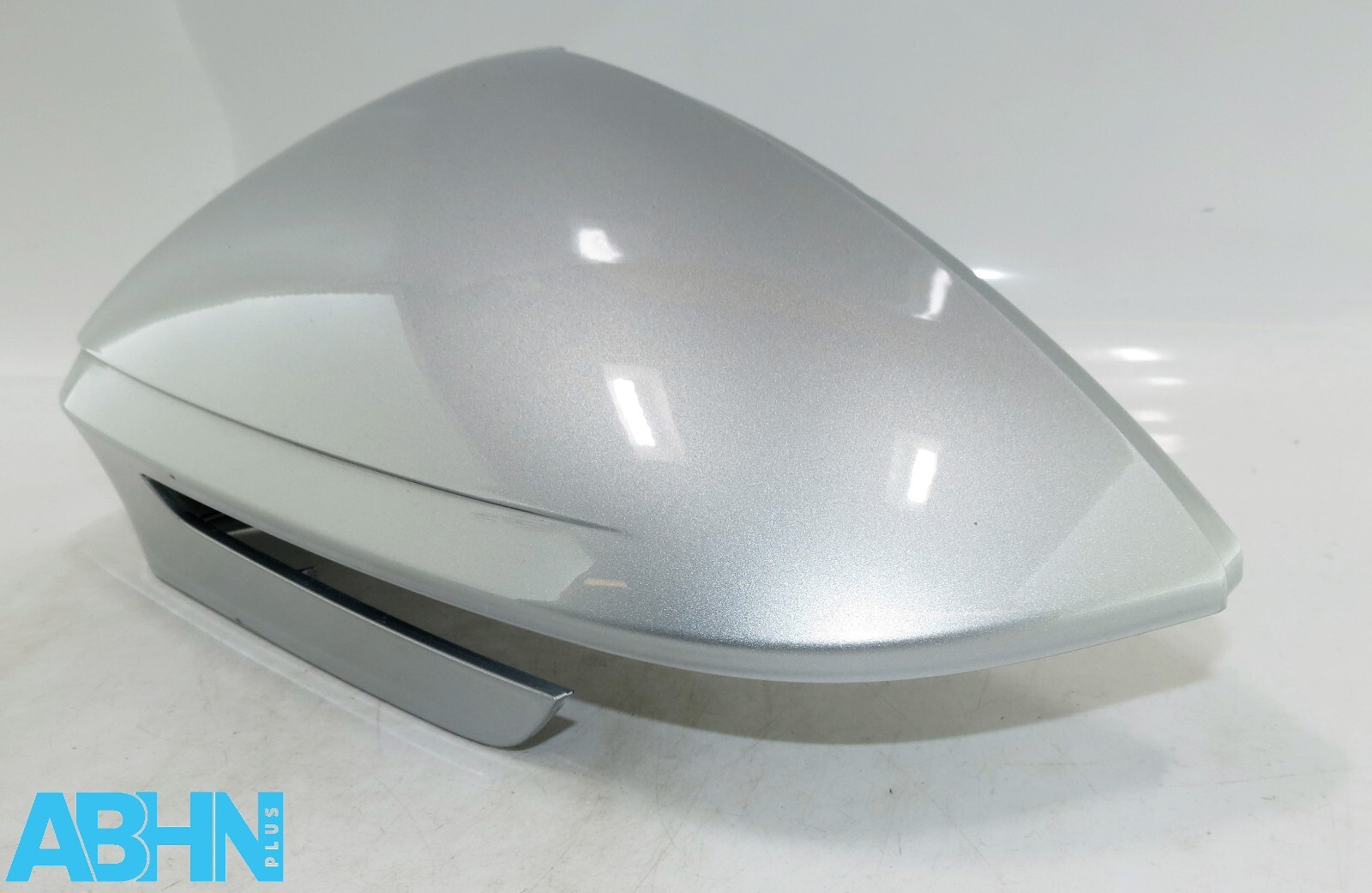 5LB857537A Skoda Enyaq Audi Q4 Genuine Left Side Wing Mirror Cover Silver Met - Image 5