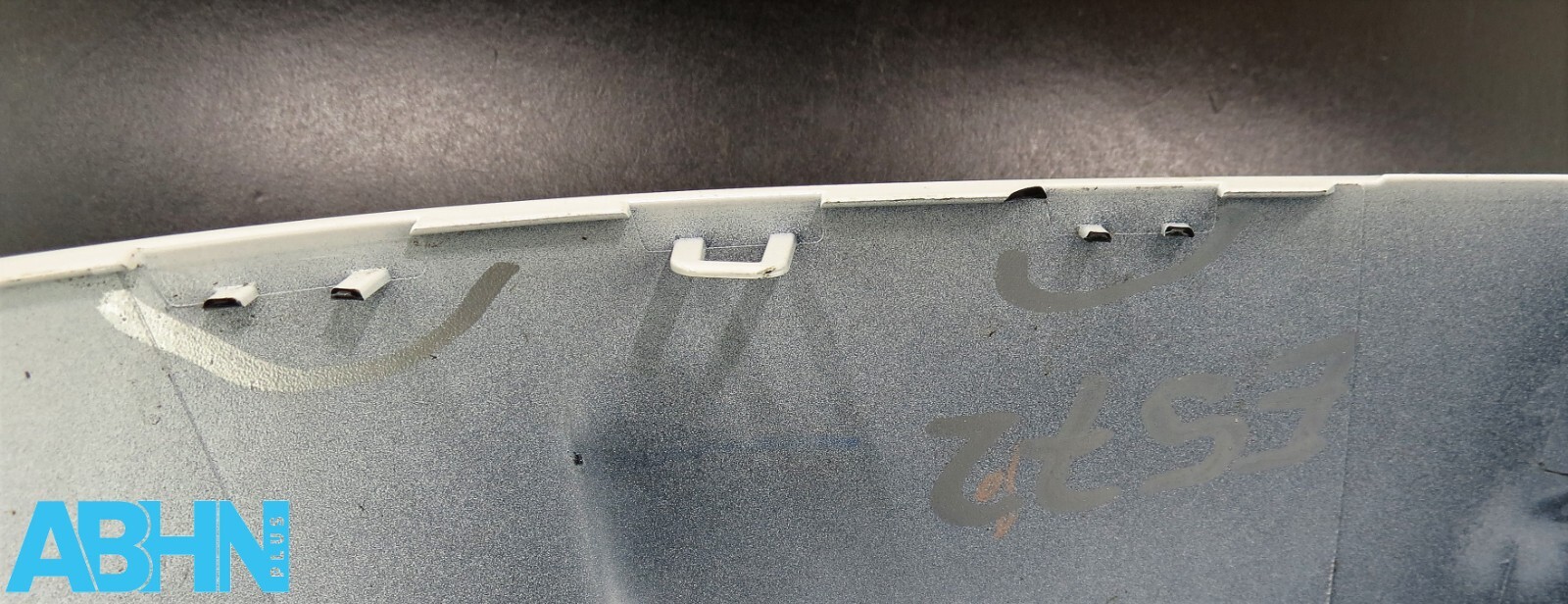 2K5857528B VW Caddy MK4 Genuine Right RH Side Wing Mirror Cover Candy White B9A2 - Image 9