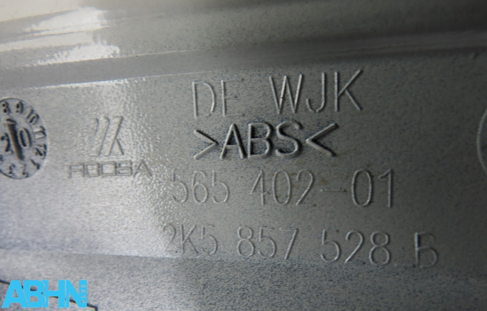 2K5857528B VW Caddy MK4 Genuine Right RH Side Wing Mirror Cover Candy White B9A2 - Image 11