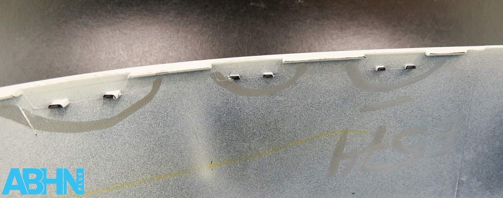 2K5857528B VW Caddy MK4 Genuine Right RH Side Wing Mirror Cover Candy White B9A4 - Image 9