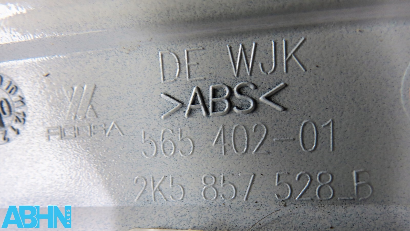 2K5857528B VW Caddy MK4 Genuine Right RH Side Wing Mirror Cover Candy White B9A4 - Image 11