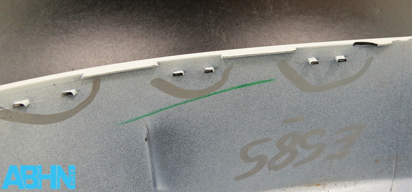 2K5857528B VW Caddy 4 Genuine Right RH Side Wing Mirror Cover Candy White B9A 5 - Image 9