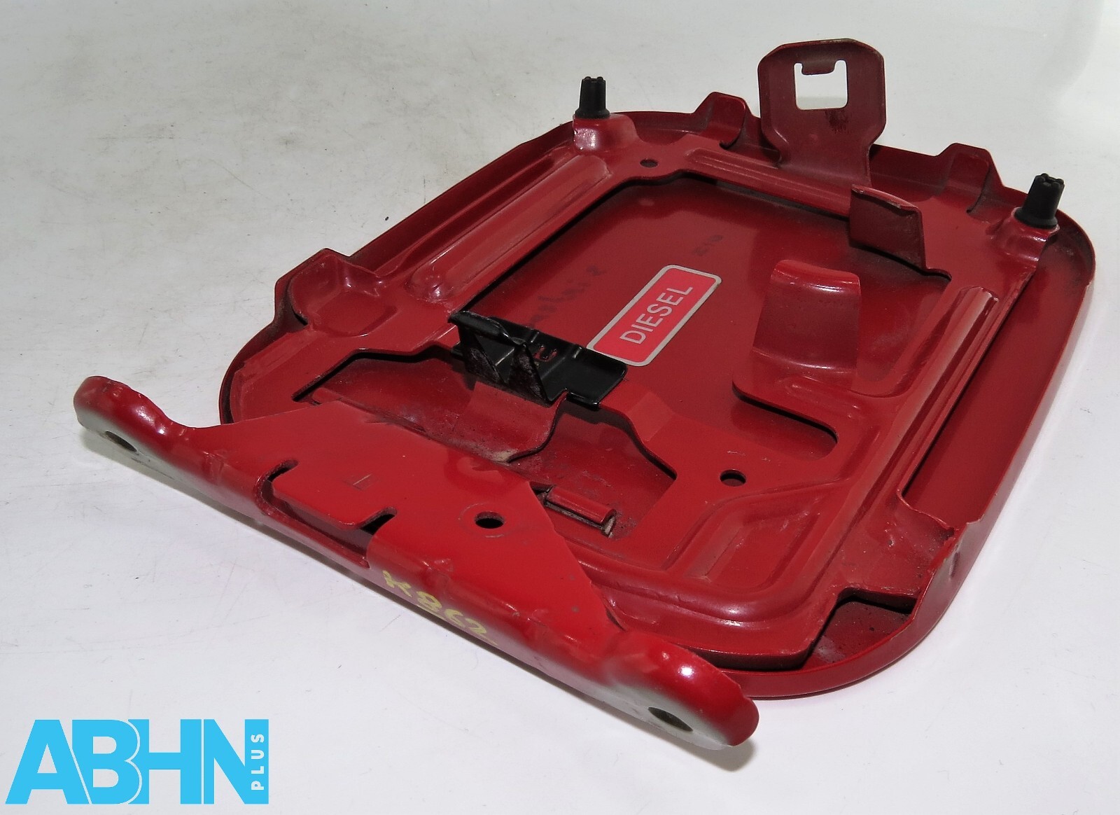 Genuine Nissan Qashqai MK2 J11 (2014-2021) SUV Fuel Flap Cover Solid Red Z10 - Image 5