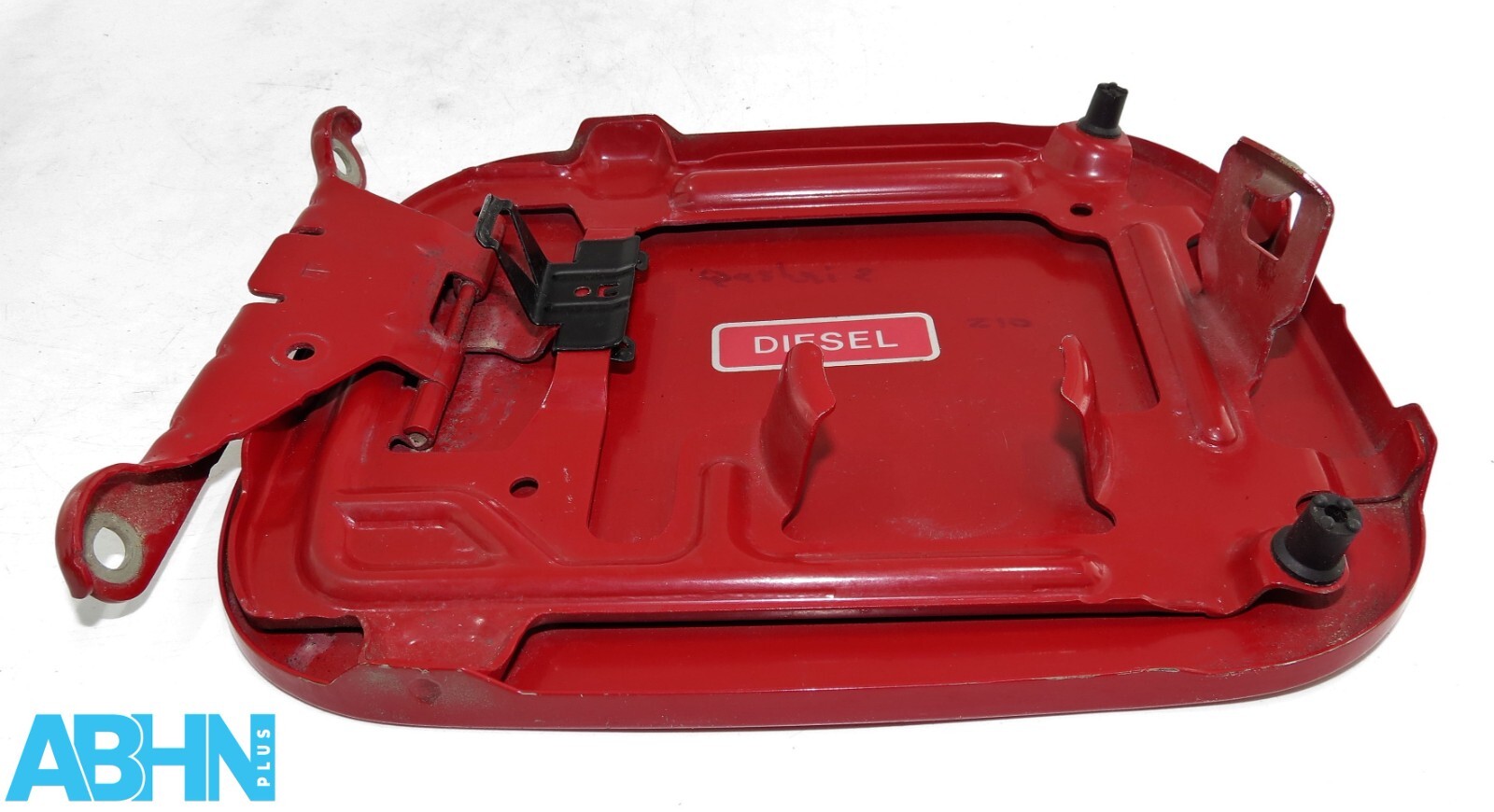 Genuine Nissan Qashqai MK2 J11 (2014-2021) SUV Fuel Flap Cover Solid Red Z10 - Image 7