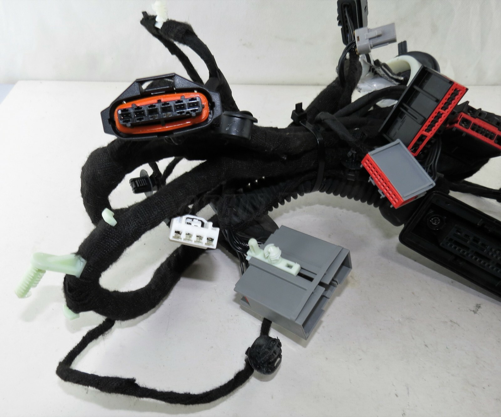 Discovery 5 L462 Front Driver Door RHD Door Wiring Loom/ Harness MY32-14631-APB - Image 3