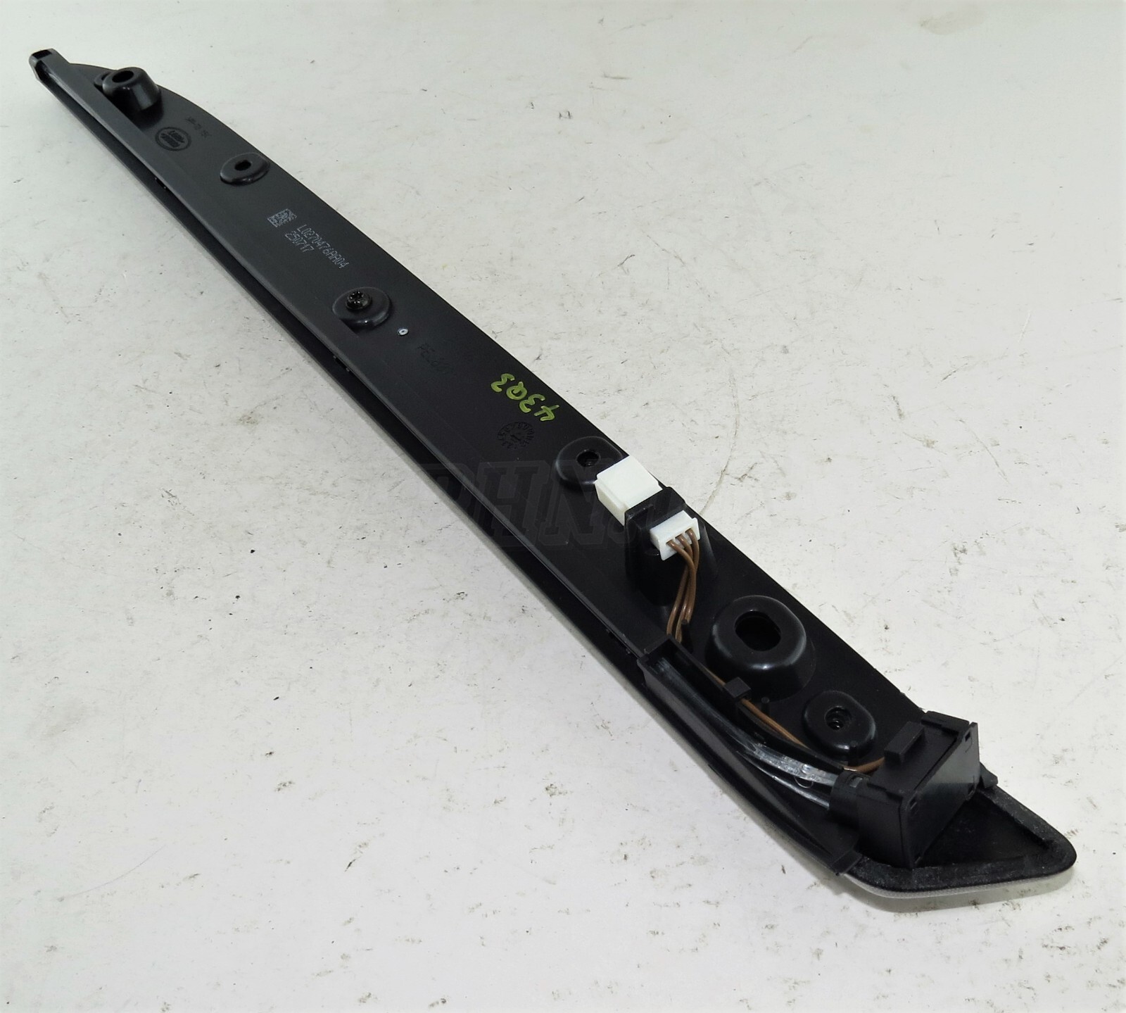 Land Rover Discovery V MK5 L462 Left Door Trim + LED Titanium Mesh L0269861AA01 - Image 4
