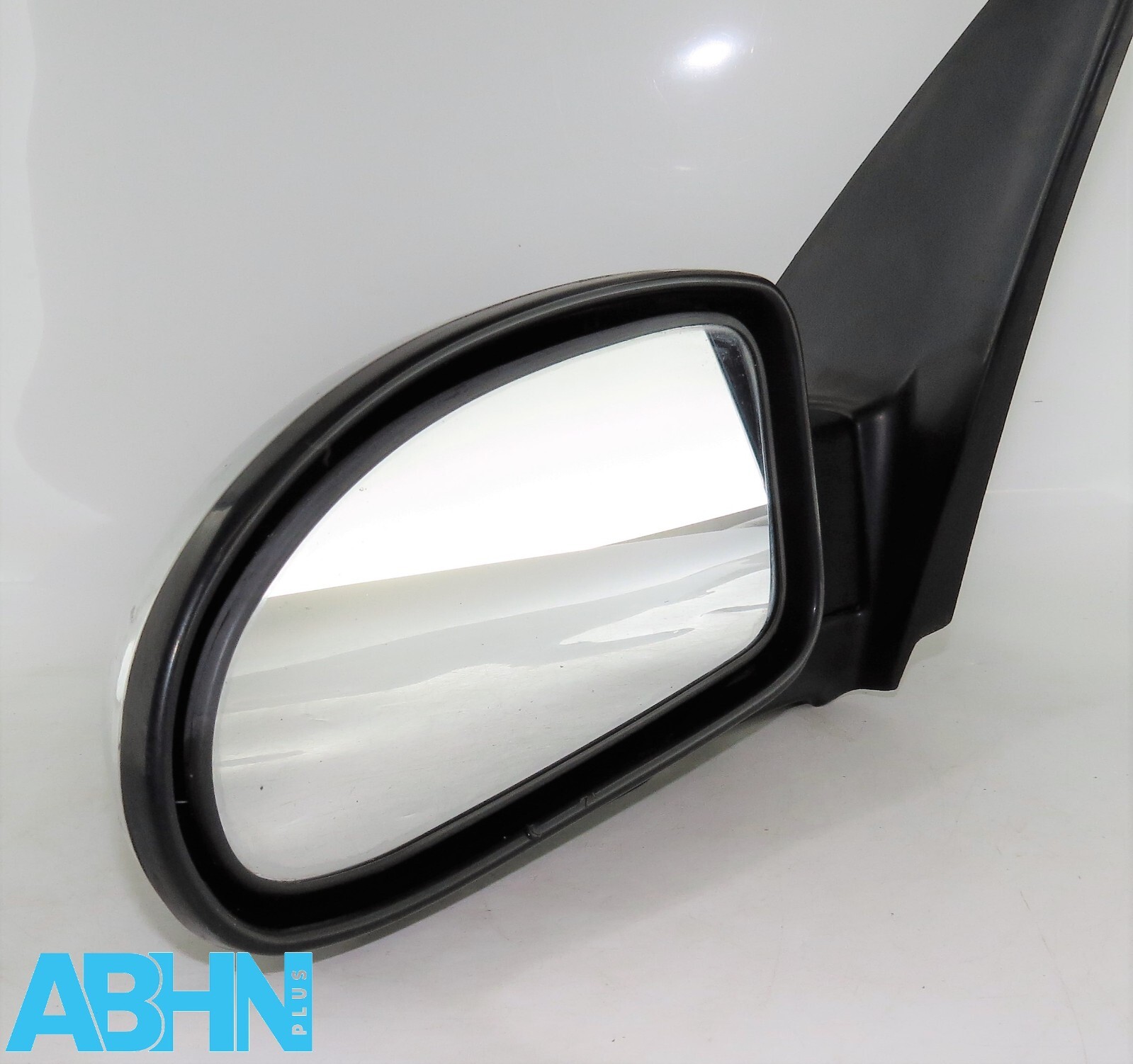 Ford Focus MK1 (1998-2005) Left Side Electric Heated Door Mirror Metallic Silver - Image 4