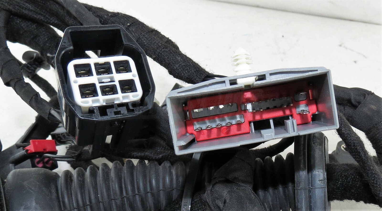 Discovery L462 15-19 Front Passenger LHD Door Wiring Loom Harness HY32-14630-BCC - Image 4