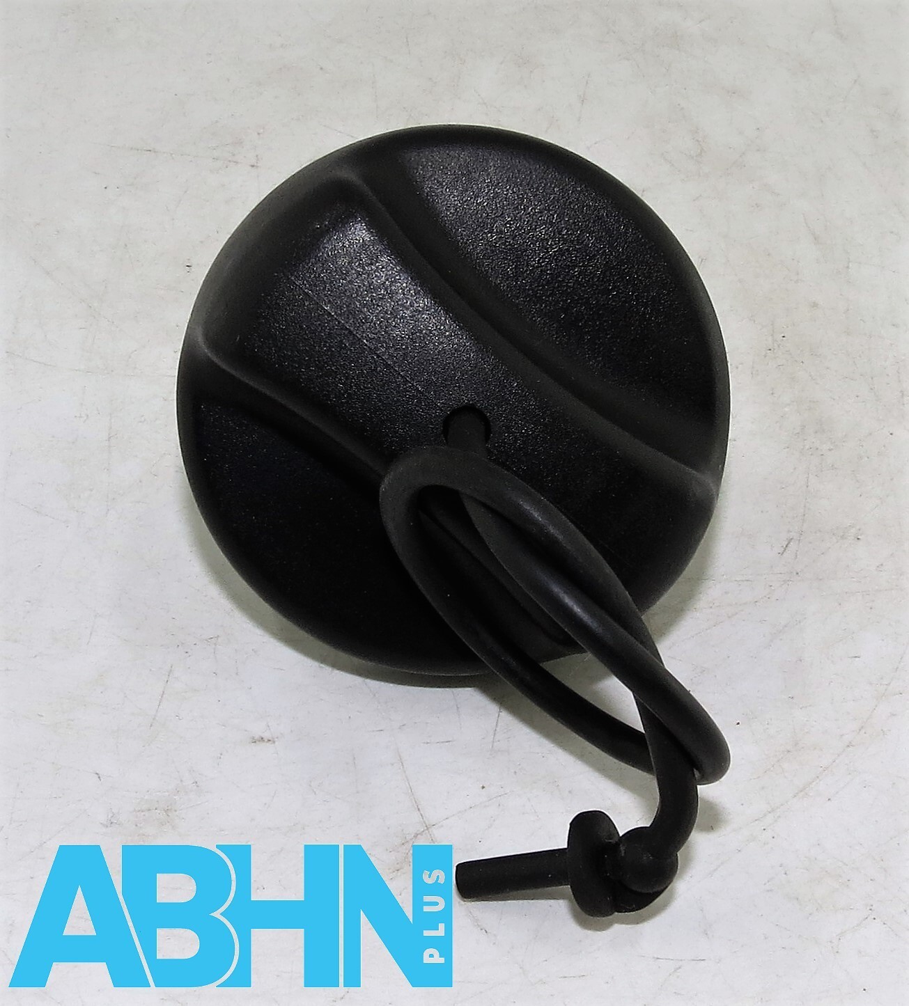 BMW E87 E81 E82 E83 E90 E91 E92 E84 E53 E60 (04-12) Fuel Cap With Cord 7193372 - Image 3