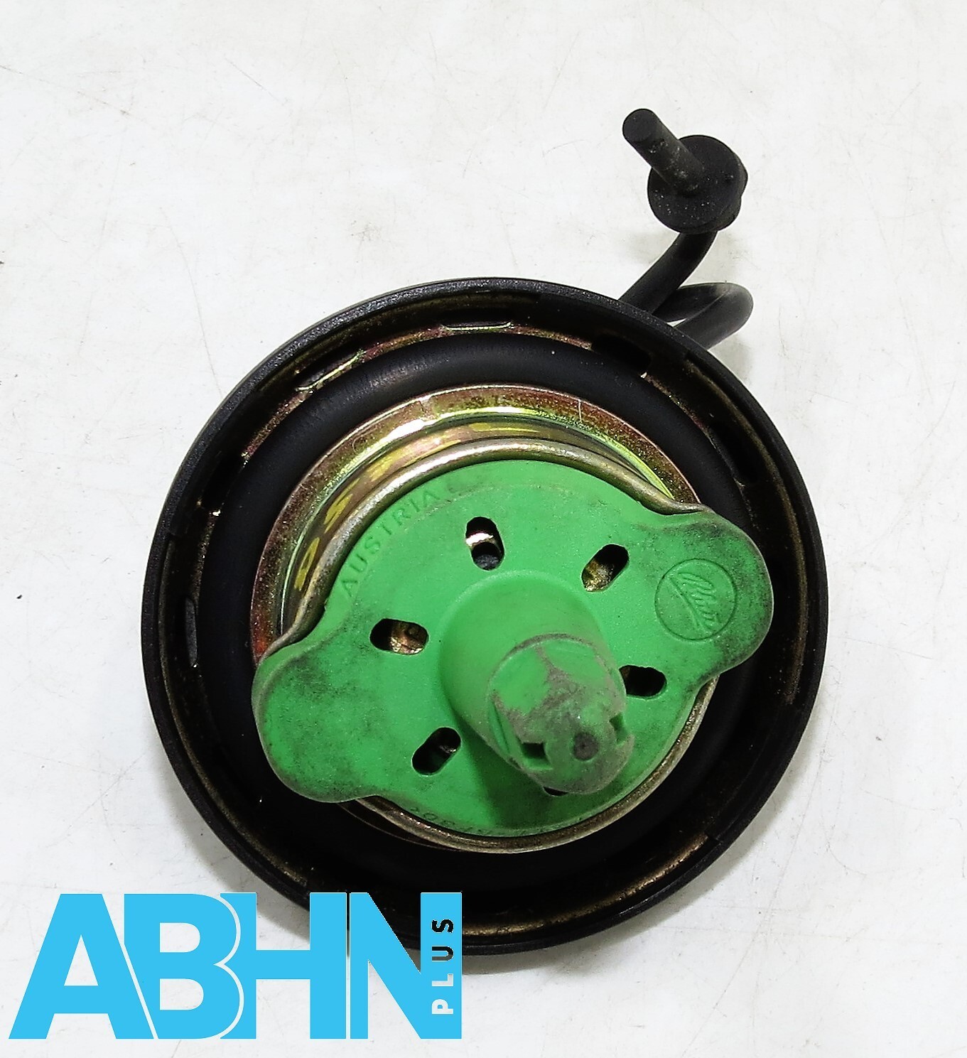 BMW E87 E81 E82 E83 E90 E91 E92 E84 E53 E60 (04-12) Fuel Cap With Cord 7193372 - Image 4
