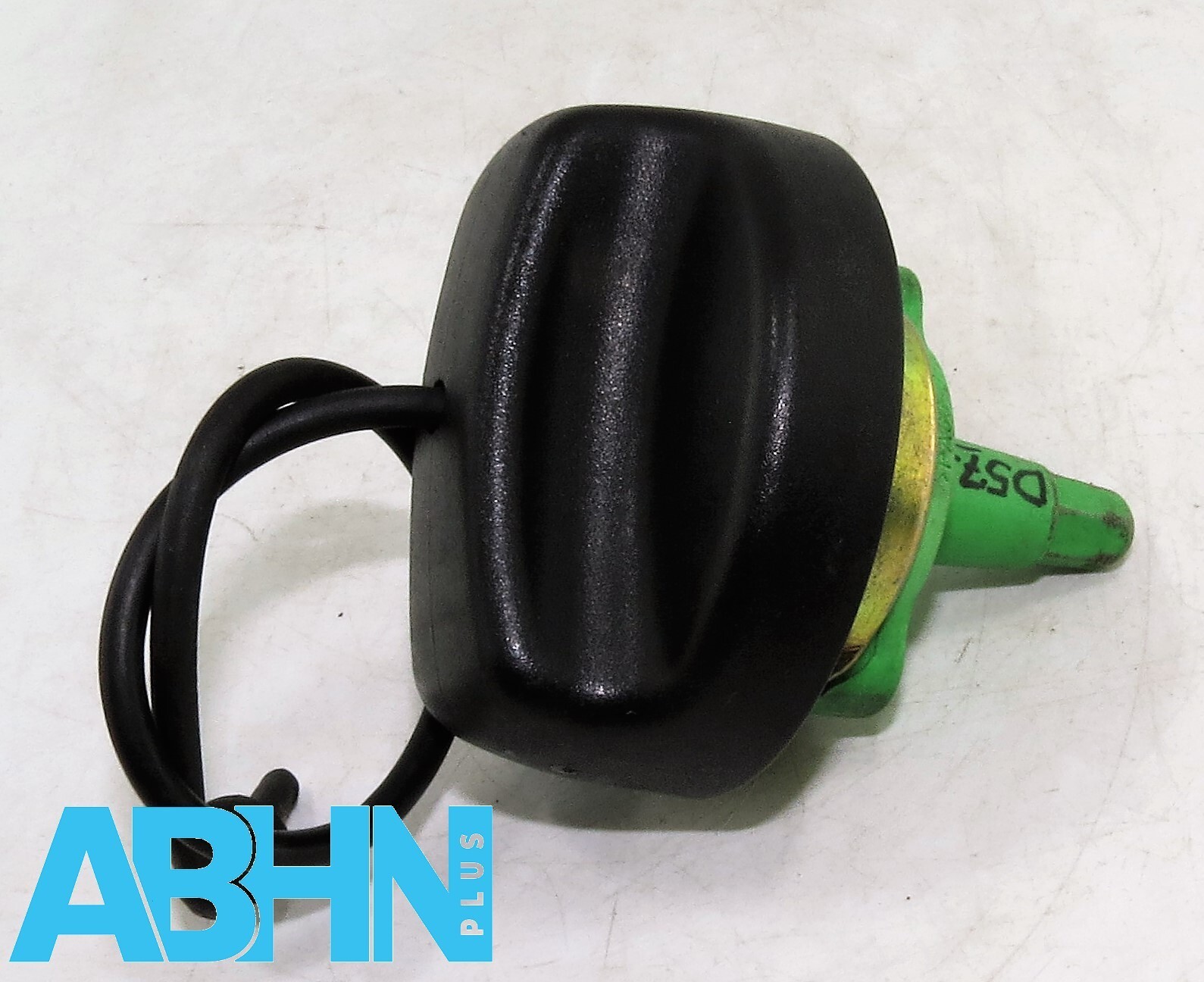 BMW E87 E81 E82 E83 E90 E91 E92 E84 E53 E60 (04-12) Fuel Cap With Cord 7193372 - Image 5