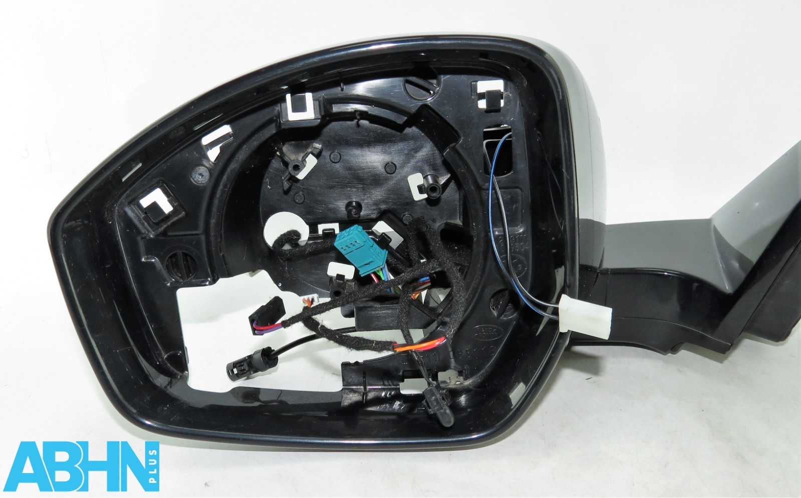 Range Rover Velar L560 (21-25) LHD Folding Left Door Mirror Housing 21-Wires+Cam - Image 4