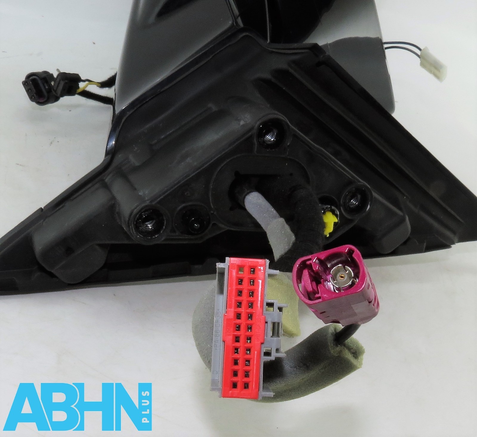 Range Rover Velar L560 (21-25) LHD Folding Left Door Mirror Housing 21-Wires+Cam - Image 9