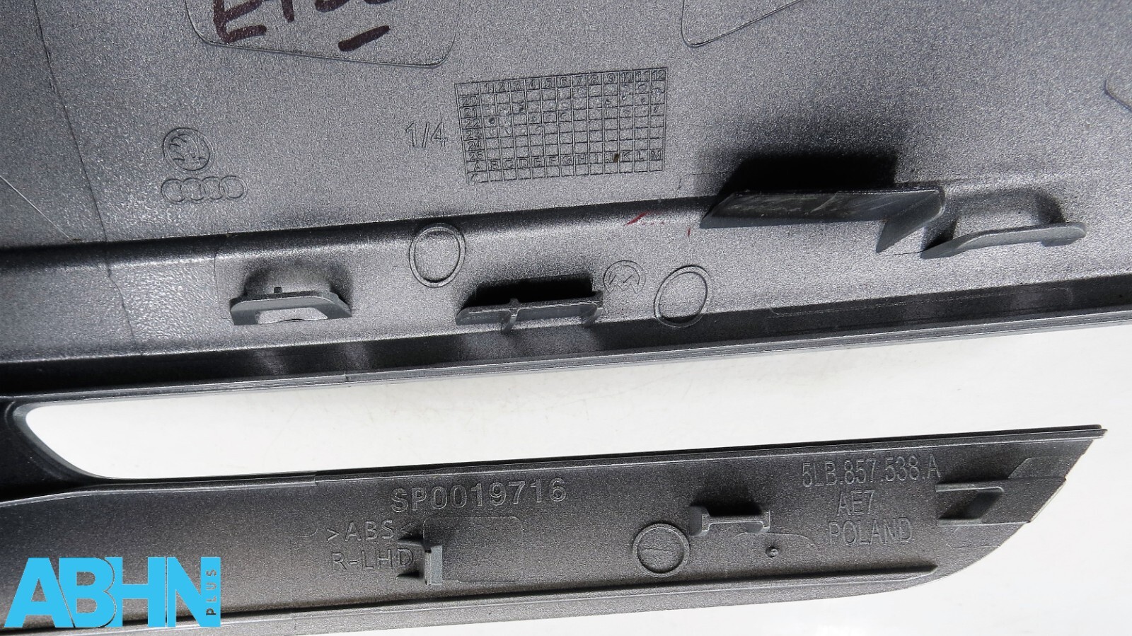 Audi Q4 Skoda Enyaq iV Right Side LHD Wing Mirror Cover Brilliant Silver Met - Image 10