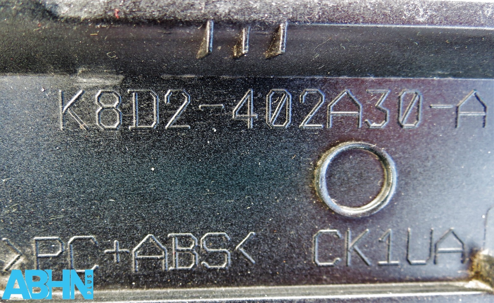 K8D2402A30AB Range Rover Evoque L551 Genuine Tailgate Black Mould Trim Finisher - Image 8