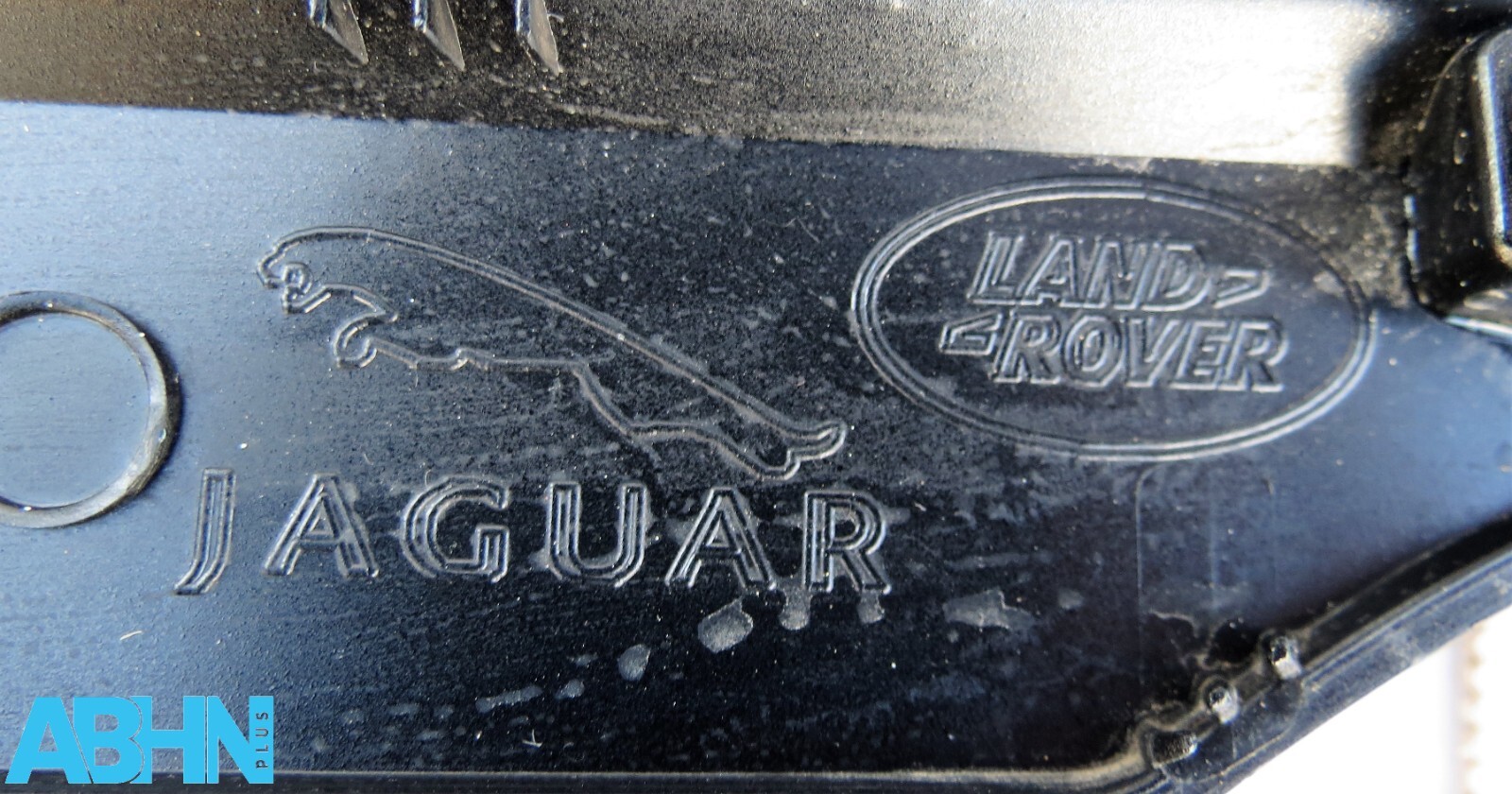 K8D2402A30A Range Rover Evoque L551 Genuine Tailgate Black Mould Trim Finisher - Image 8