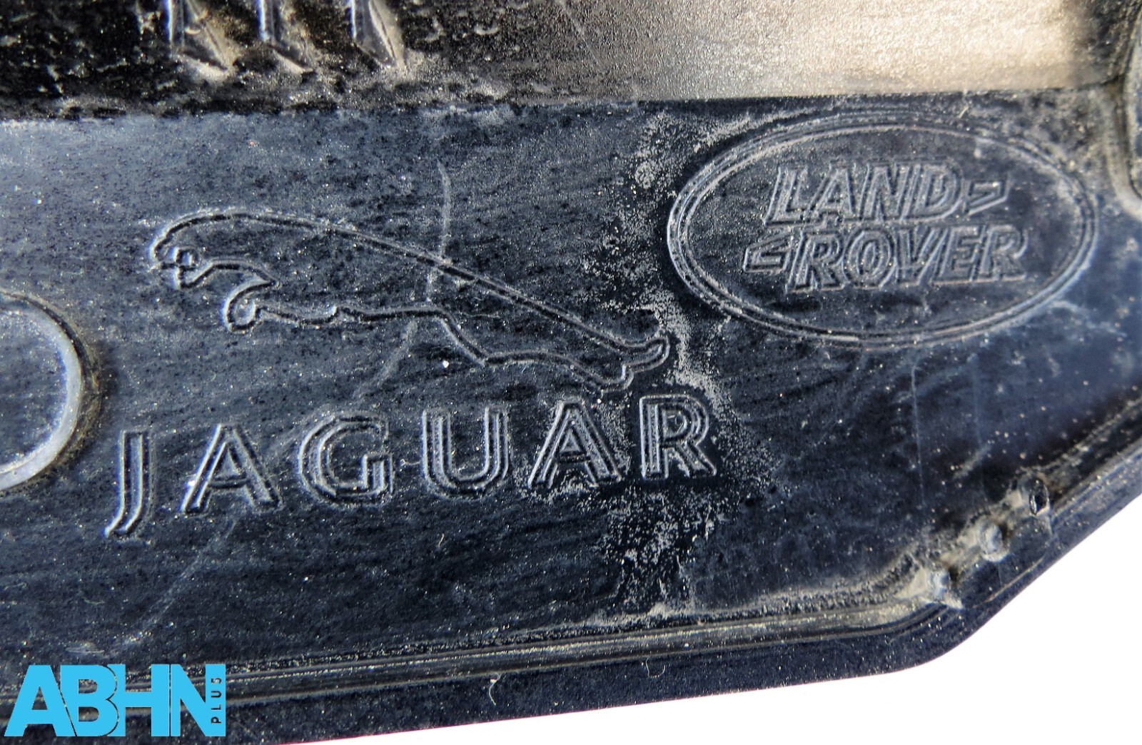 K8D2402A30A Range Rover Evoque L551 Genuine Tailgate Black Mould Trim Finisher* - Image 9