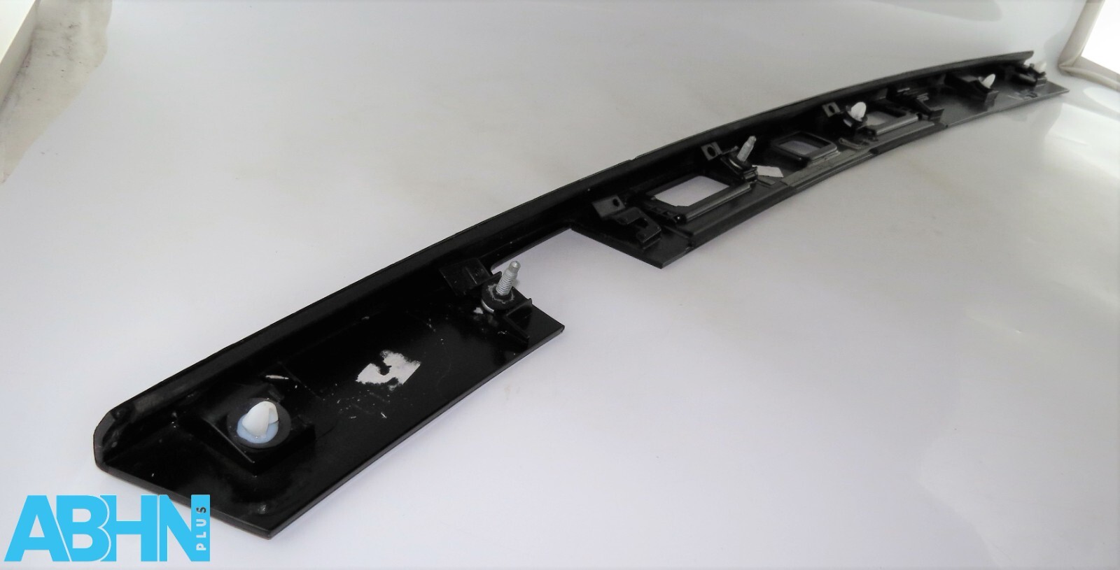 LK72-40406AC Discovery Sport L550 Genuine Tailgate Boot Open Plate Light Holder* - Image 7