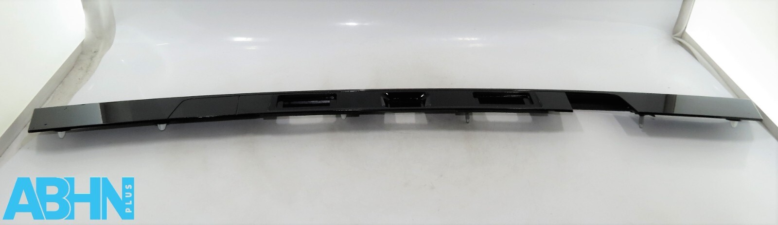 LK72-40406AC Discovery Sport L550 Genuine Tailgate Boot Open Plate Light Holder* - Image 9