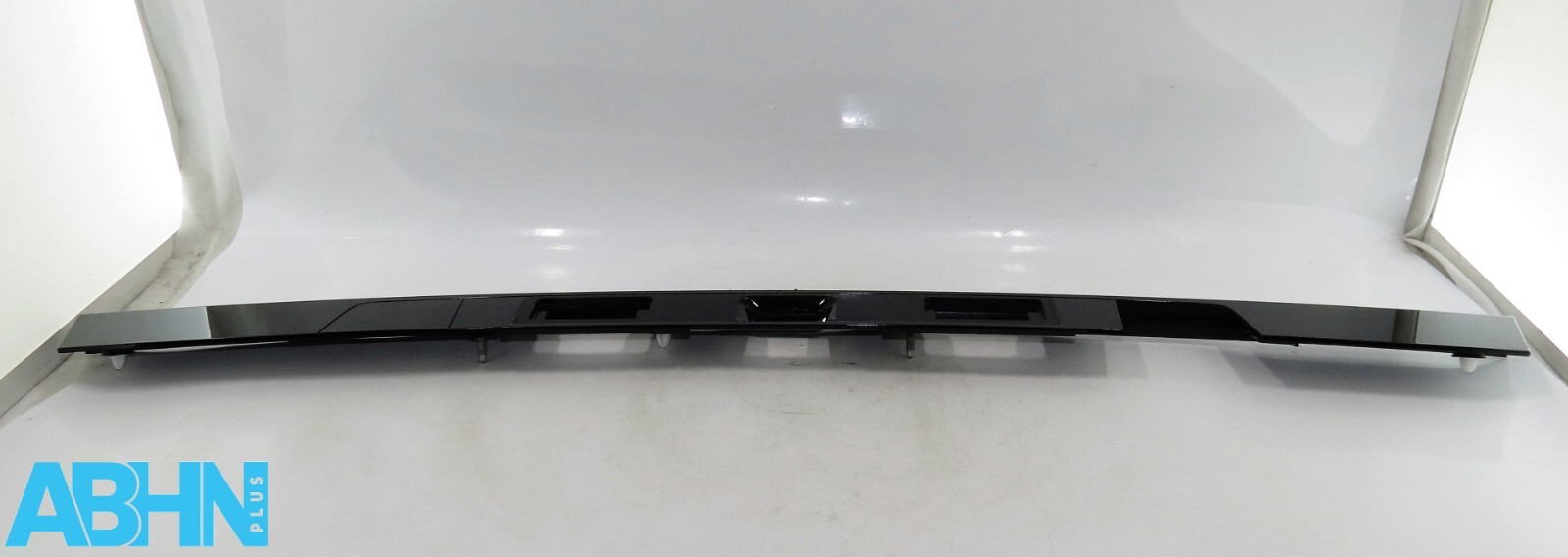 LK7240406AD Discovery Sport L550 Genuine Tailgate Boot Open Plate Light Holder - Image 9