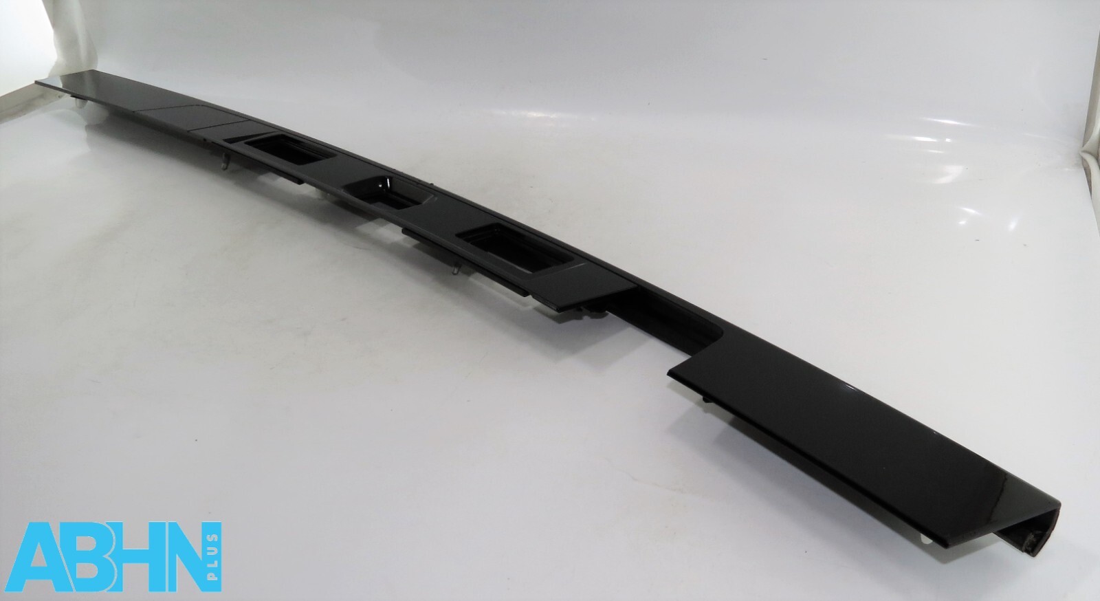 LK7240406AD Discovery Sport L550 Genuine Tailgate Boot Open Plate Light Holder - Image 10