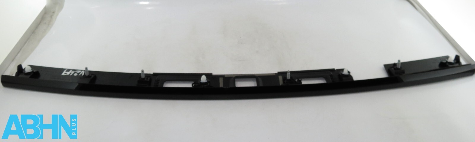 FK7240406BH Discovery Sport L550 Genuine Tailgate Boot Open Plate Light Holder* - Image 4