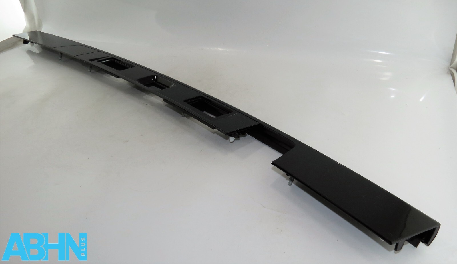 FK7240406BH Discovery Sport L550 Genuine Tailgate Boot Open Plate Light Holder* - Image 6