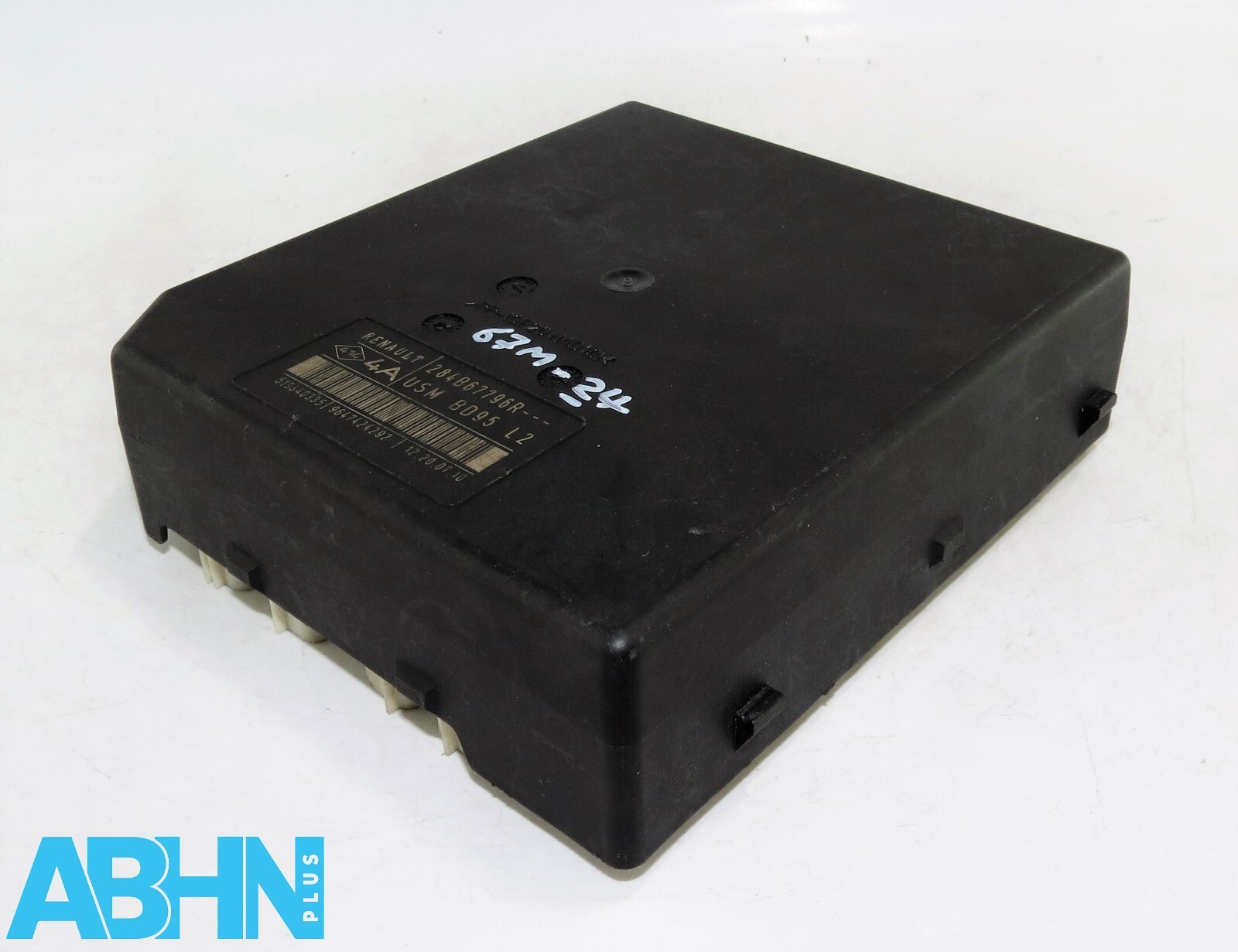 284B67796R Renault Megane Mk3 CC (09-16) USM BD95 L2 4A Main Fuse Box Controller - Image 2