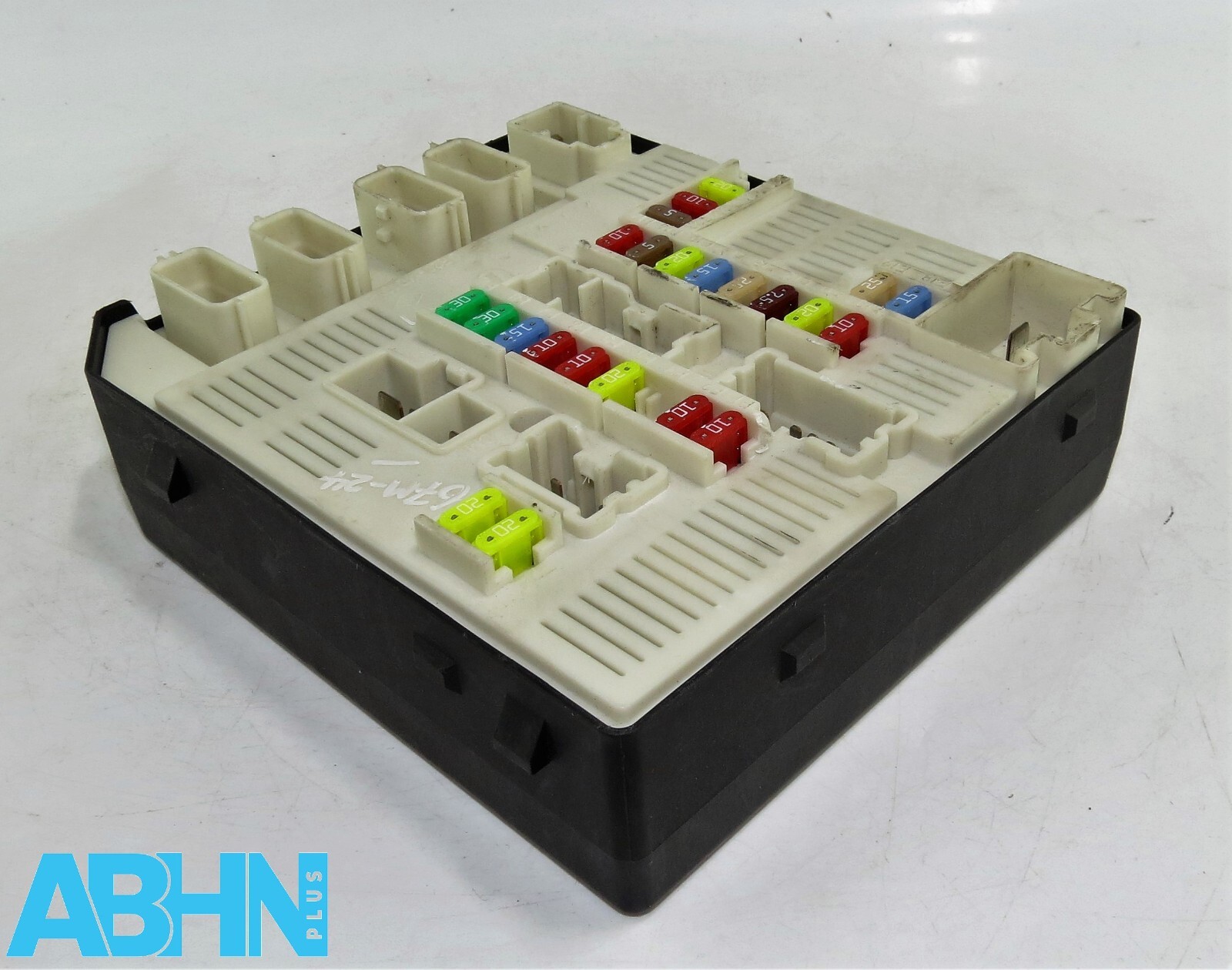 284B67796R Renault Megane Mk3 CC (09-16) USM BD95 L2 4A Main Fuse Box Controller - Image 5