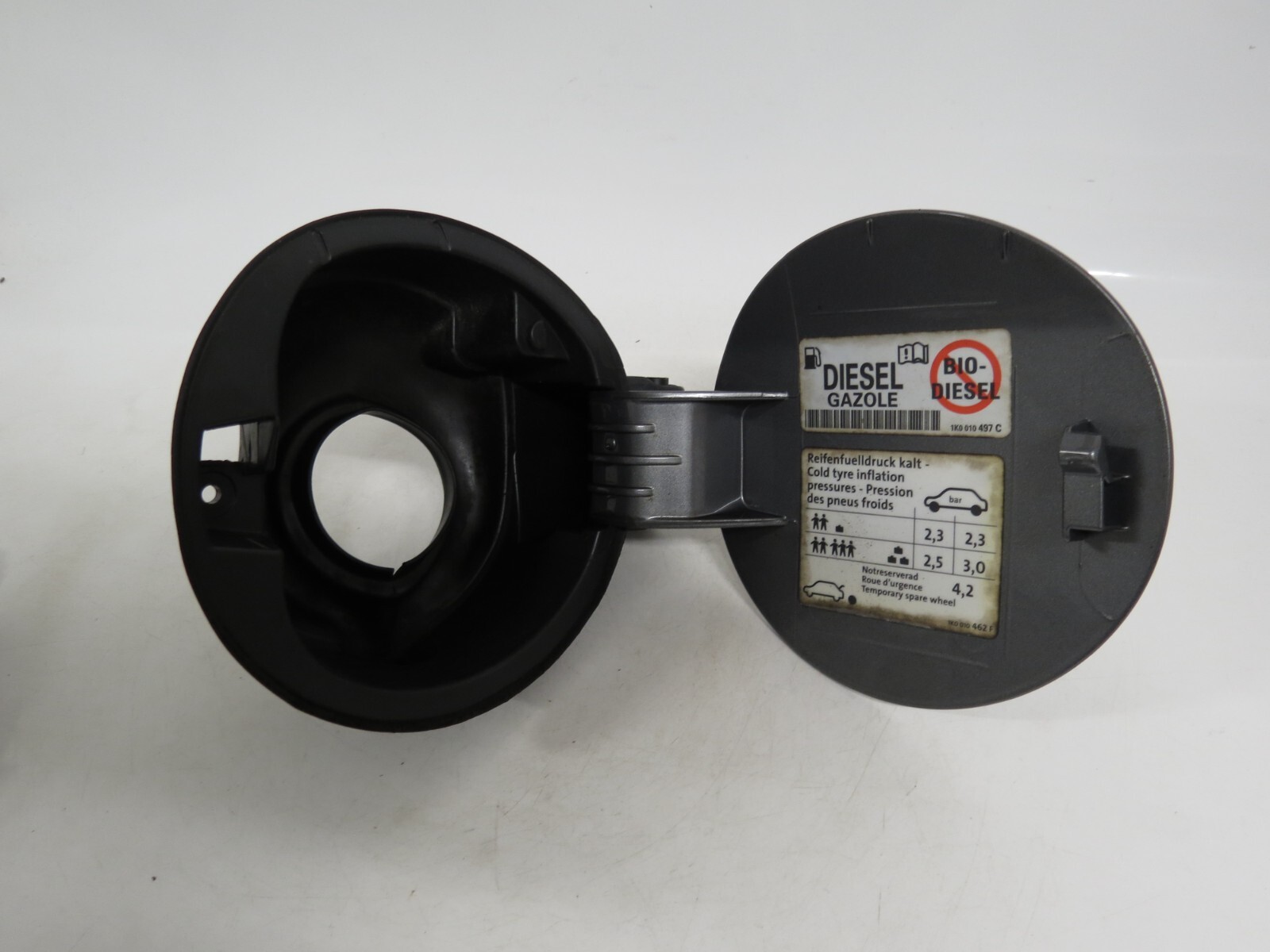 VW Golf 5 MK5 (03-09) Fill-In Fuel Flap Cover 1K6809857B 1K6809857 United Grey - Image 5