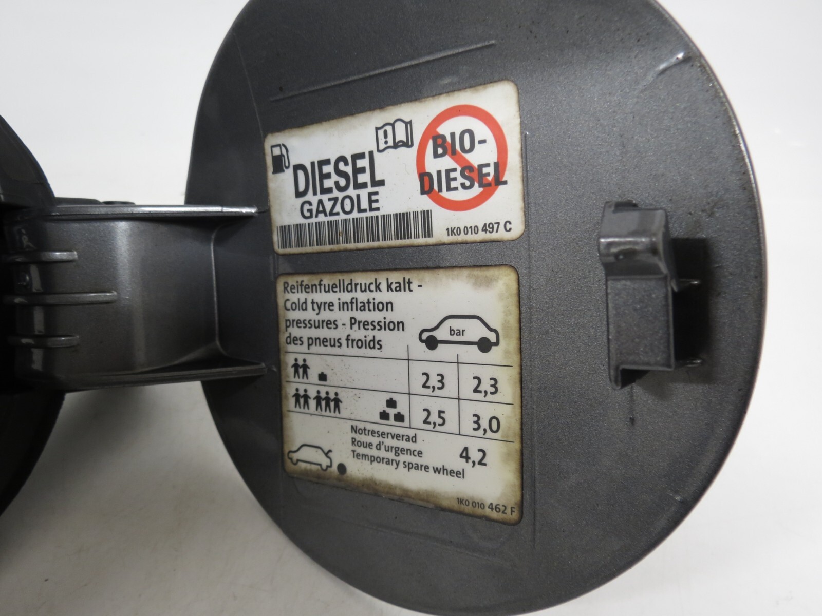 VW Golf 5 MK5 (03-09) Fill-In Fuel Flap Cover 1K6809857B 1K6809857 United Grey - Image 6