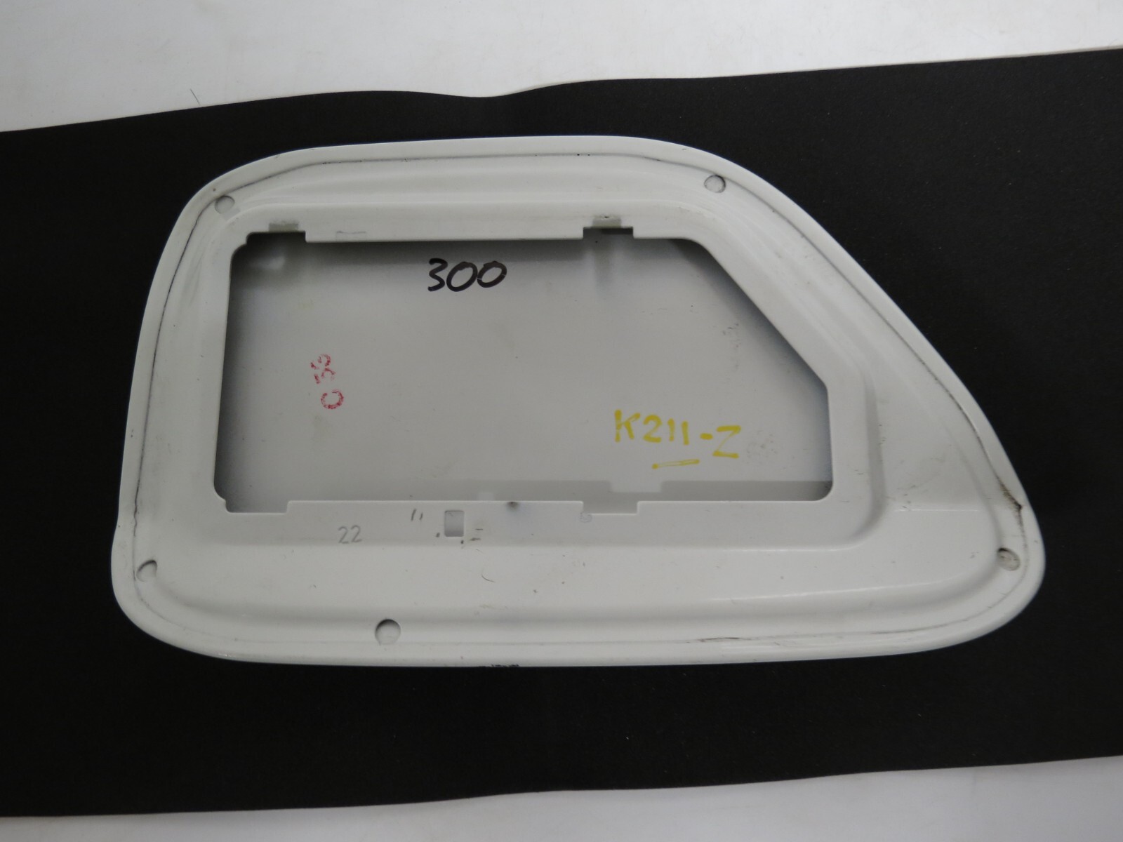 BMW 3 Series E93 Convertible /05-13 Fuel Flap Cover 51177144328 Alpine White 300 - Image 6