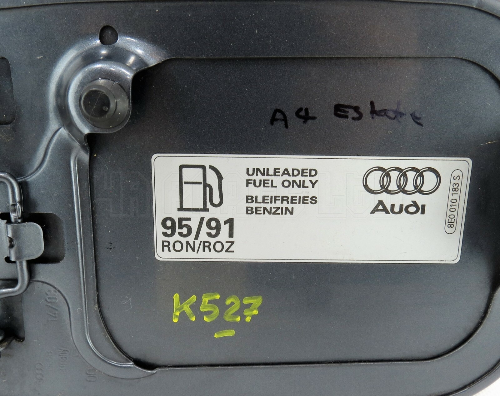 Audi A4 8E5 B6 (2001-2005) Fuel Fill-In Flap Cover 8E0809905B Dolphin Grey LX7Z - Image 3