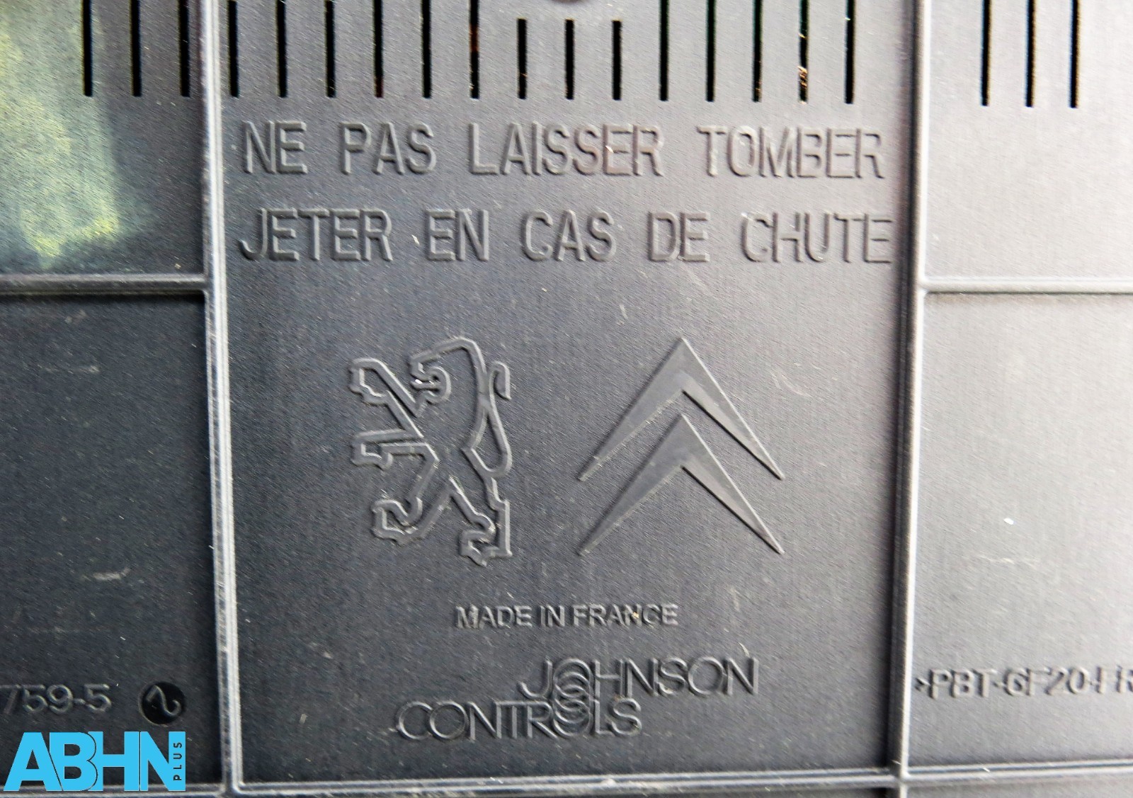 Citroen Berlingo Partner BSI04EV2 KE1-00 230517 Fuse Box BSI 981218858002 V03.07 - Image 9