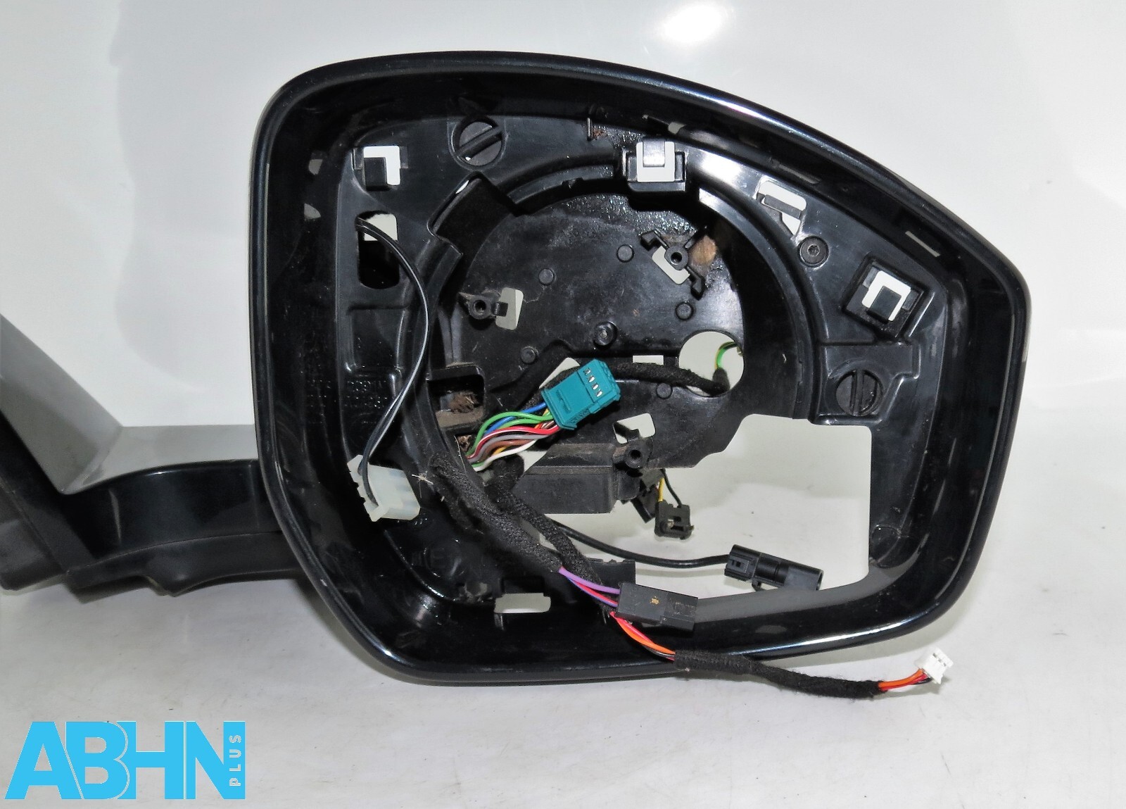 Range Rover Velar L560 (20-25) RHD Right Wing Mirror Housing DAA Camera 19 Wires - Image 4