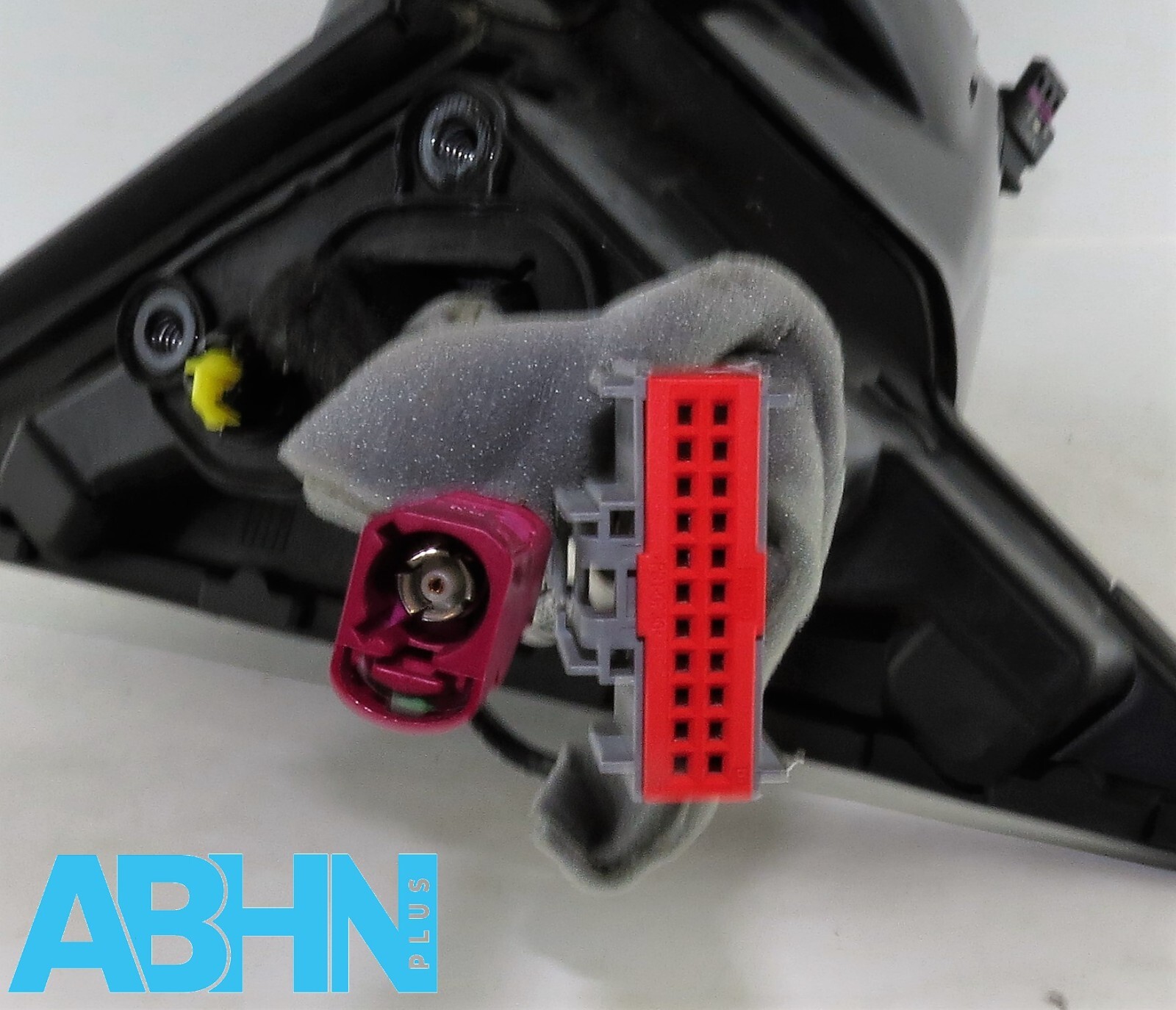 Range Rover Velar L560 (20-25) RHD Right Wing Mirror Housing DAA Camera 19 Wires - Image 8