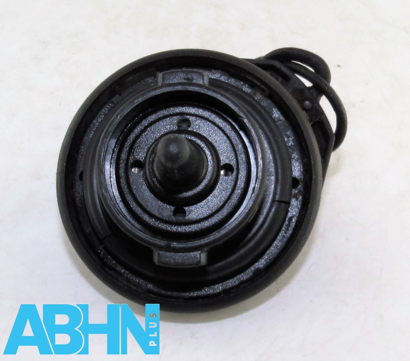 Genuine VW Passat B6 B7 Tiguan Scirocco Golf Petrol Fuel Cap + Cord 3C0201553E - Image 7