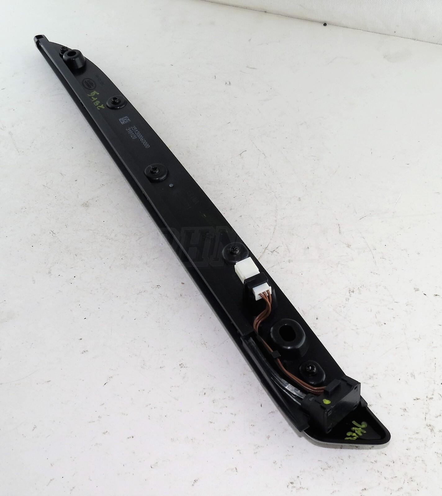 Land Rover Discovery V L462 Left Door Trim + 3-Pin LED Gloss Black L0260291AA04 - Image 3