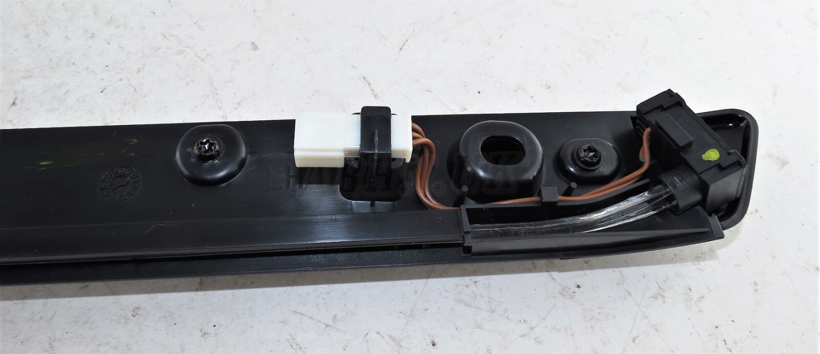 Land Rover Discovery V L462 Left Door Trim + 3-Pin LED Gloss Black L0260291AA04 - Image 4