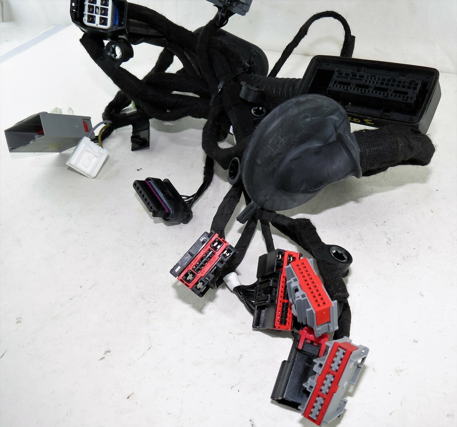 Discovery 5 L462 Front Driver Door LHD Door Wiring Loom/ Harness MY32-14631-MB - Image 2