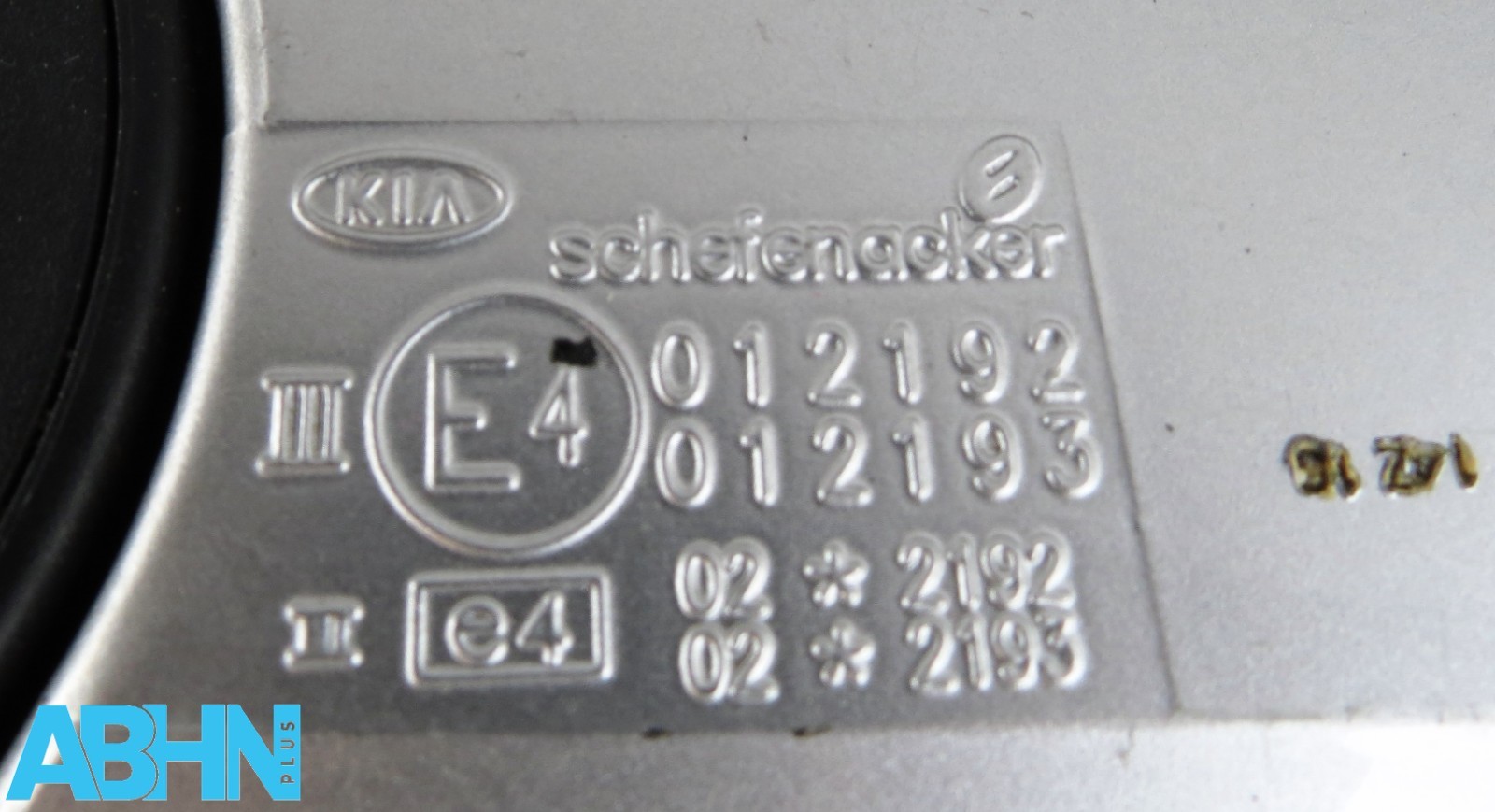 Kia Carens Mk2 (2002-2006) MPV Right Side Electric Heated Door Mirror Met Silver - Image 9