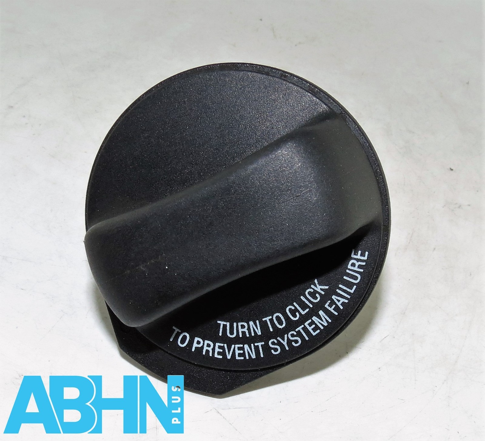 Genuine Volvo 850 S70 V70 C70 XC70 S40 V40 S60 S80 Petrol Fuel Cap (No-Cord) - Image 6