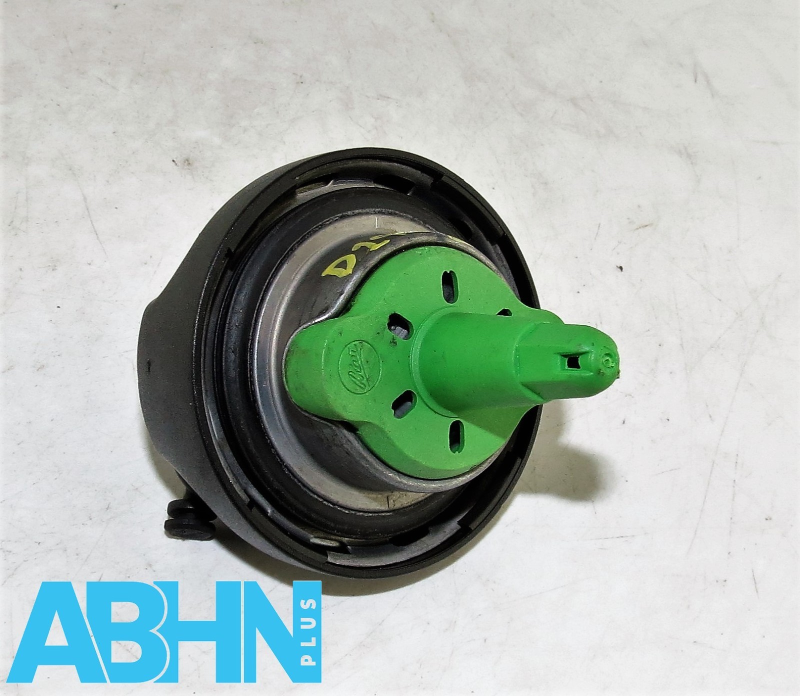 BMW E87 E81 E82 E83 E90 E91 E92 E84 E53 E60 (04-19) Fuel Cap With Cord 7193372 - Image 5