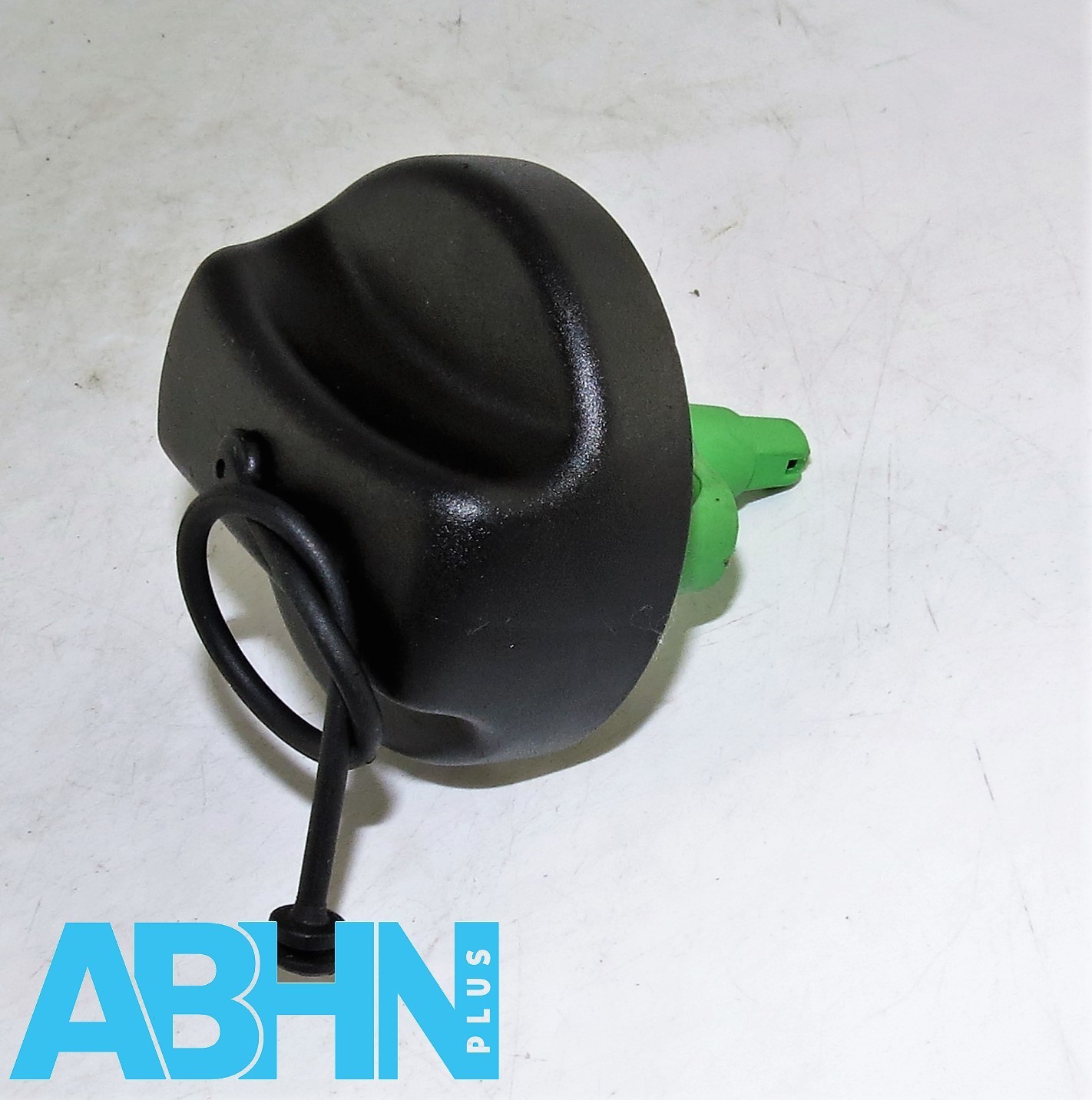 BMW E87 E81 E82 E83 E90 E91 E92 E84 E53 E60 (04-19) Fuel Cap With Cord 7193372 - Image 6